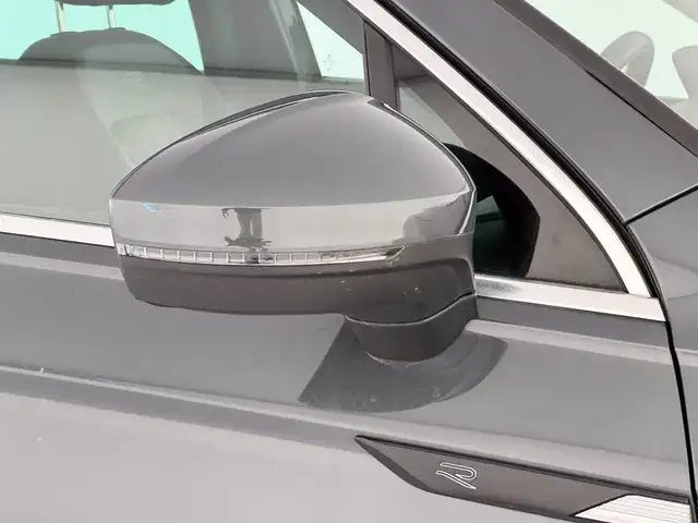 Volkswagen Tiguan view 16