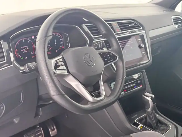 Volkswagen Tiguan view 19