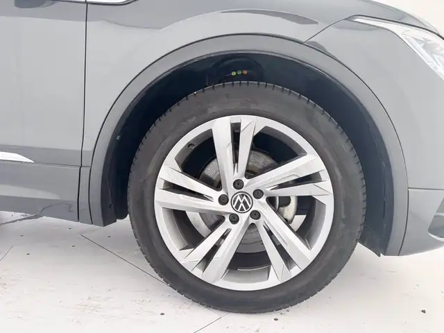 Volkswagen Tiguan view 15