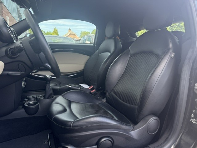 MINI Cooper Coupe 1.6 Chili - Xenon - Leder - Cruise - Clima — photo 14
