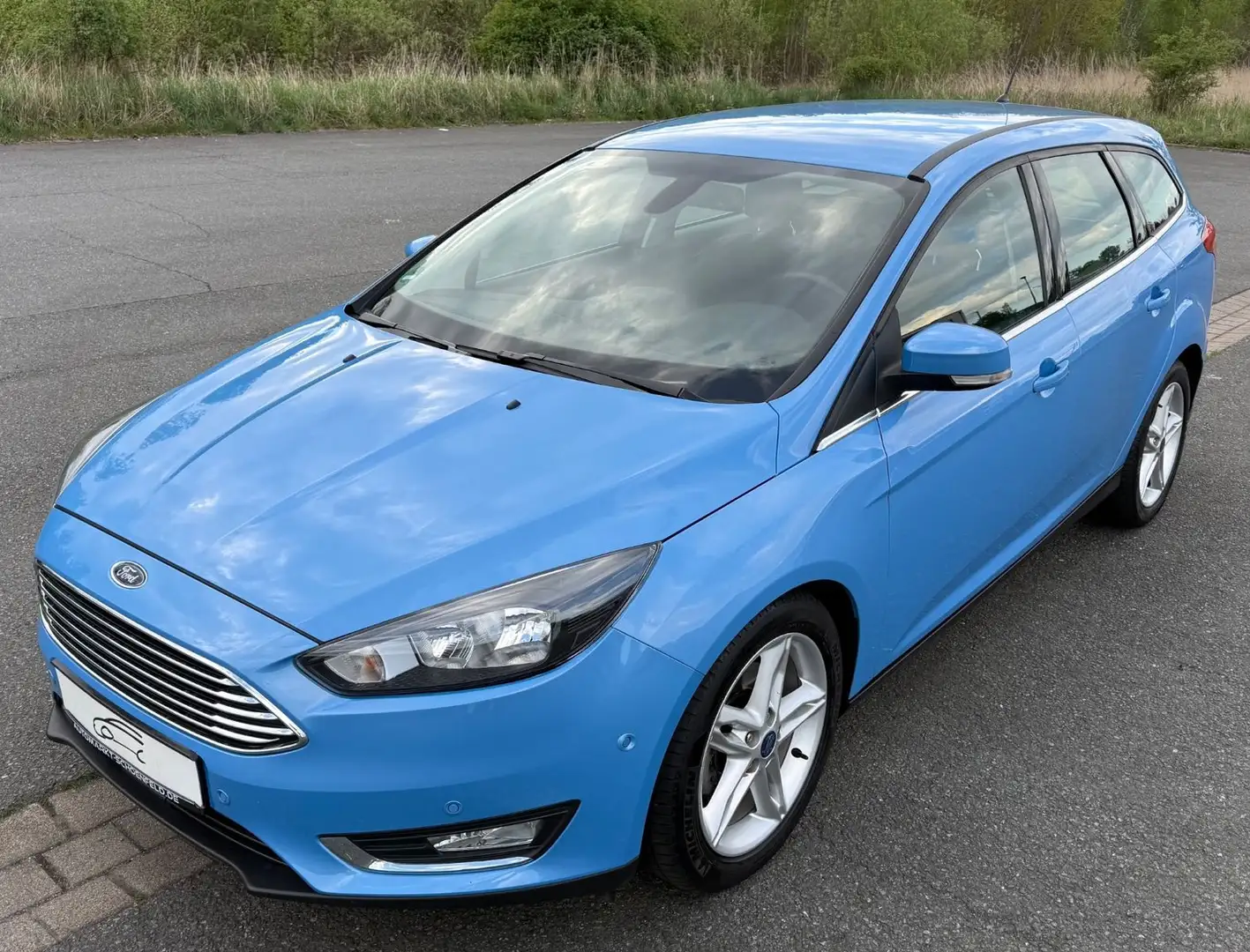 Ford Focus Turnier Titanium Navi 17" Ahk 1.Hd Rentner Blauw - 1