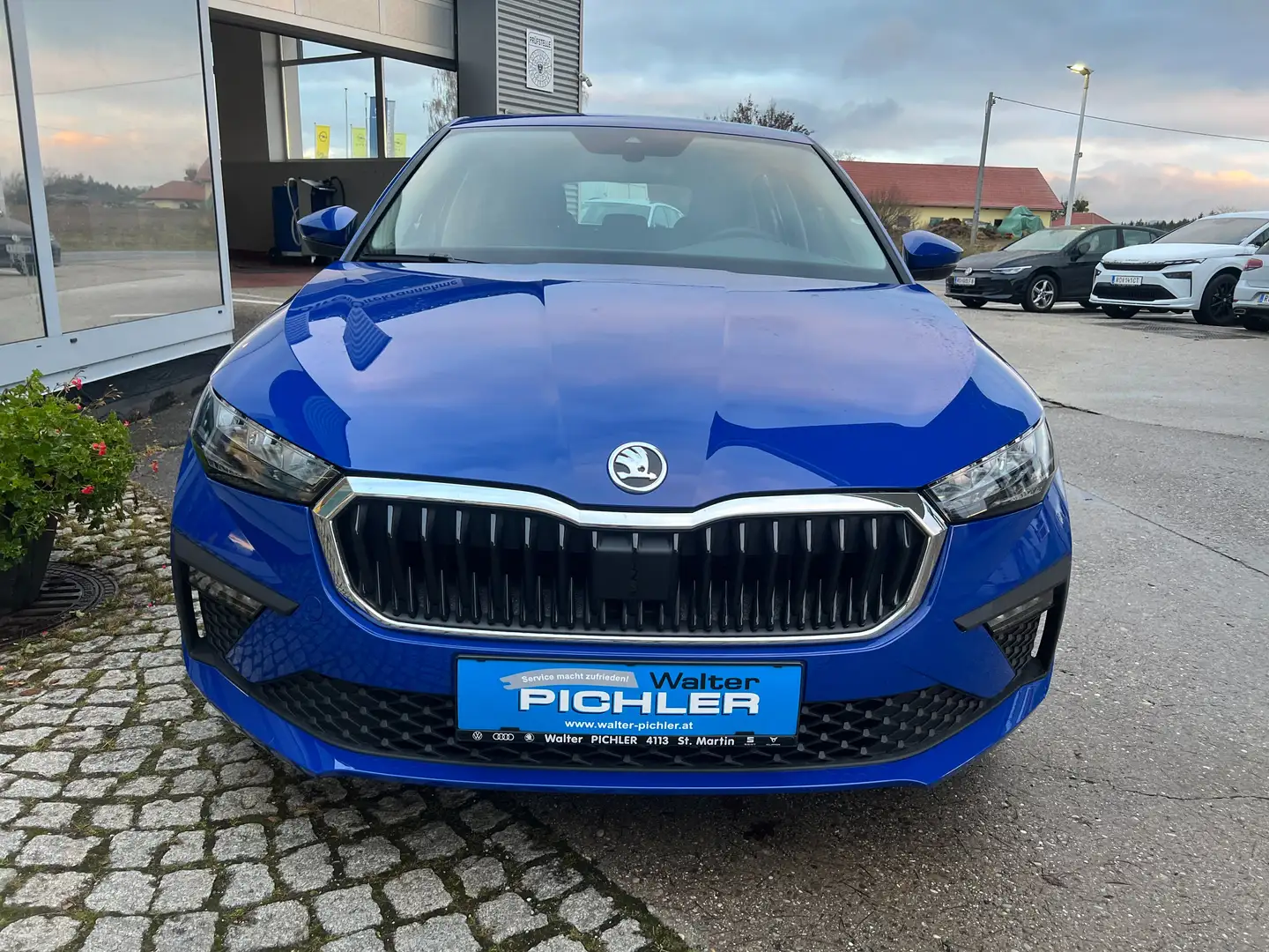 Skoda Scala Essence 1.0i Blau - 2