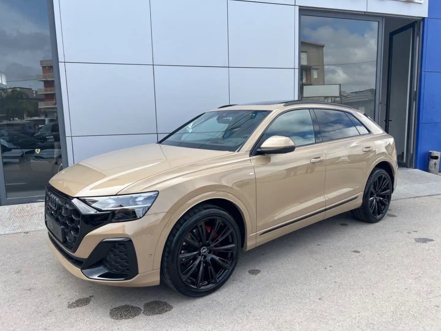 Audi Q8 50 TDI S-Line possibilità noleggio no scoring Oro - 1