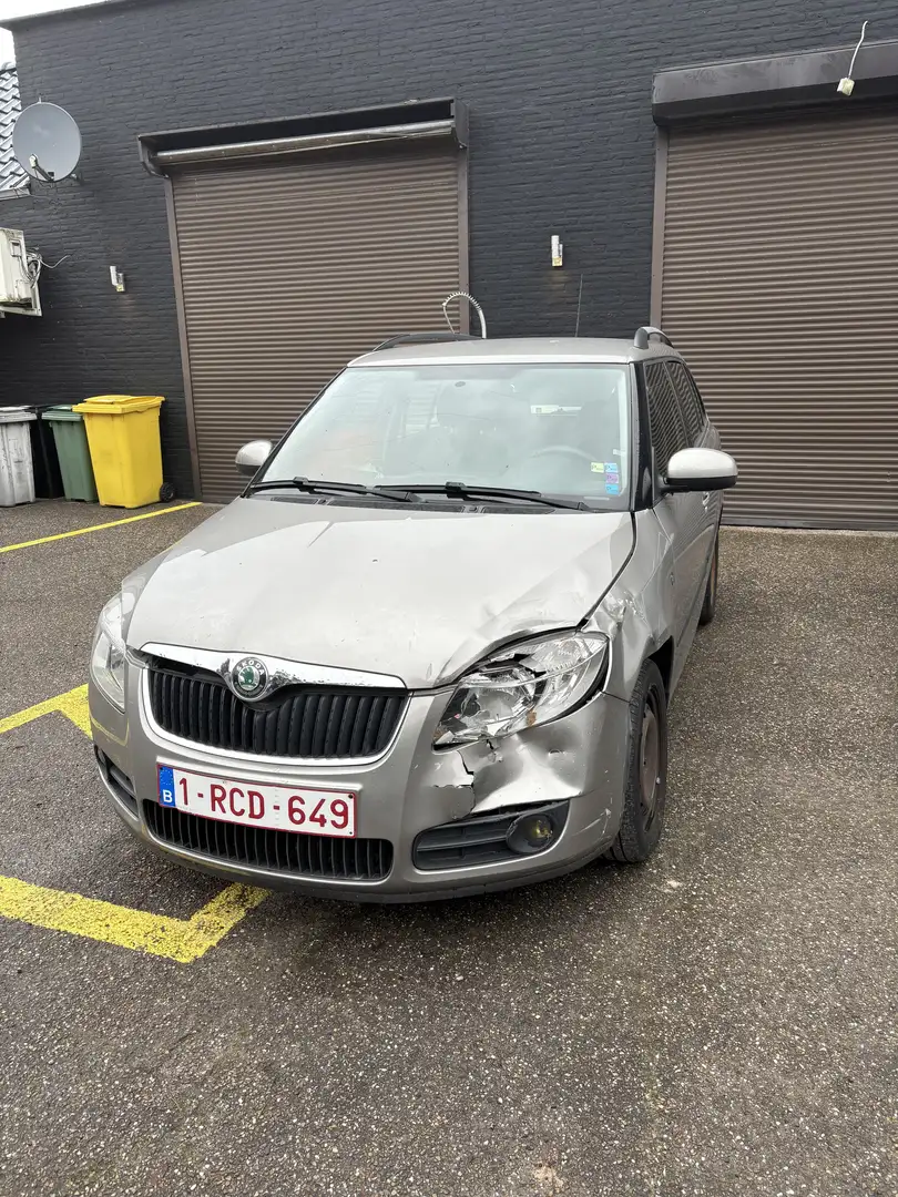 Skoda Fabia 1.6 16V Ambiente - 1