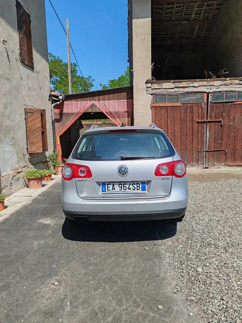 Volkswagen Passat Variant 1.9 tdi Highline auto - 2