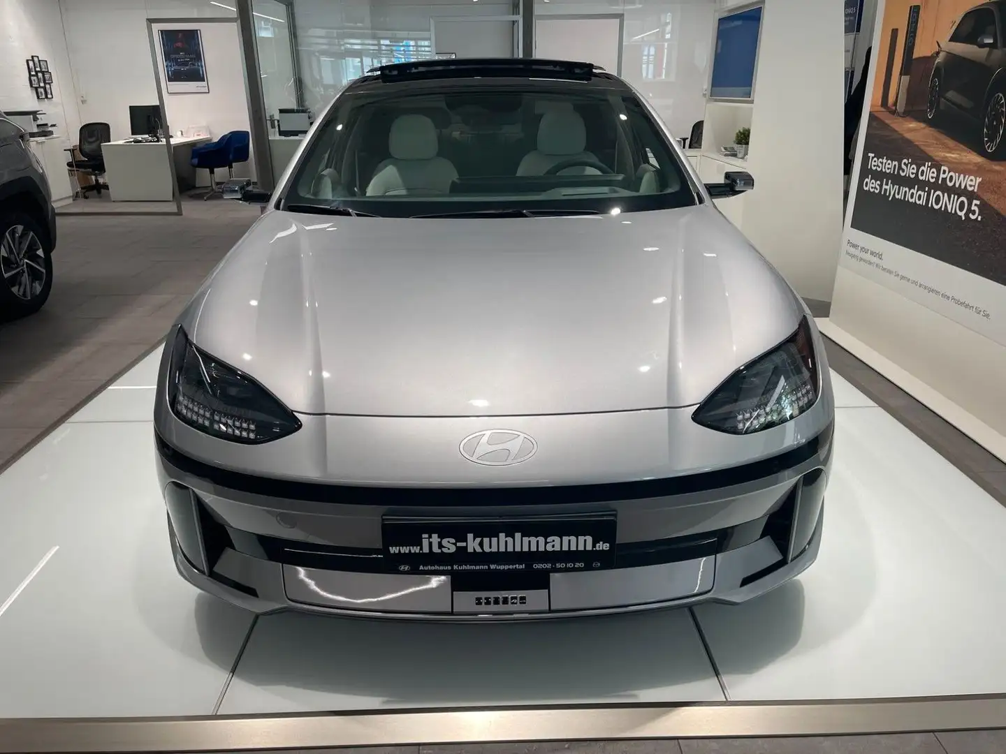 Hyundai IONIQ 6 UNIQ 77,4 kWh 4WD Schiebedach Spiegel Ezüst - 2