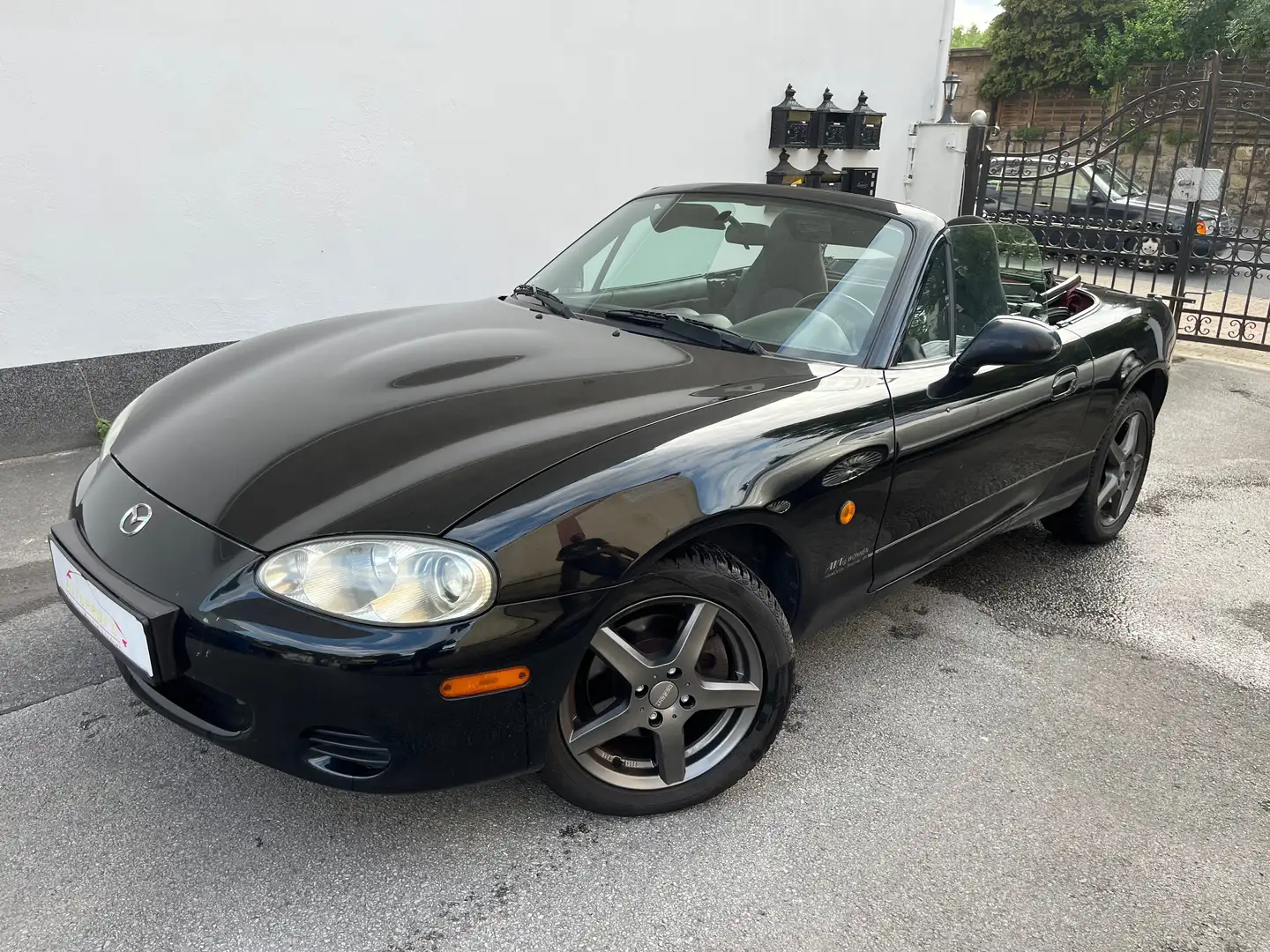 Mazda MX-5 1.9i 16V Sportive 1. Hand Schwarz - 1