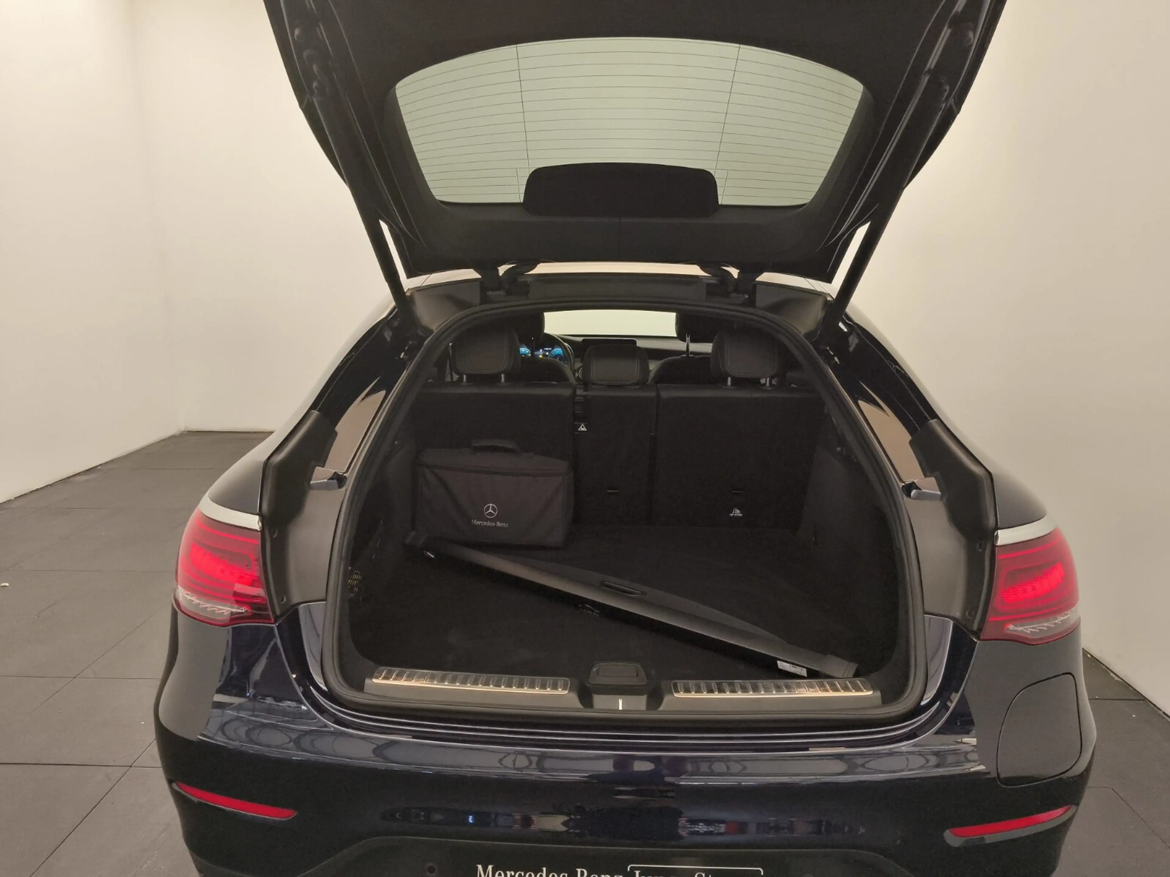Mercedes-Benz GLC 300 GLC 300 e 4M Coupé AMG Distr RüCam Multibeam AHK HUD — photo 9