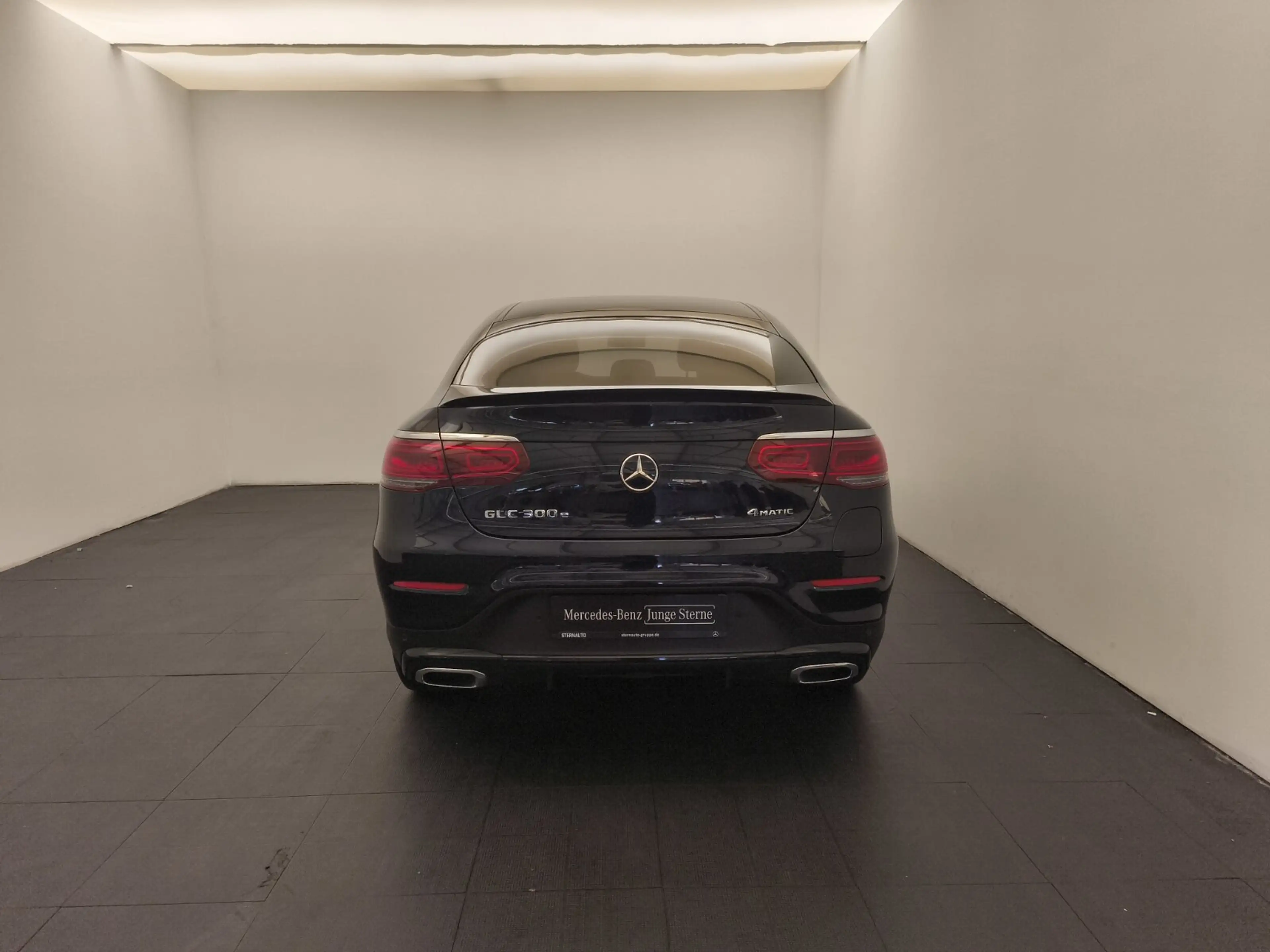 Mercedes-Benz GLC 300 GLC 300 e 4M Coupé AMG Distr RüCam Multibeam AHK HUD — photo 6