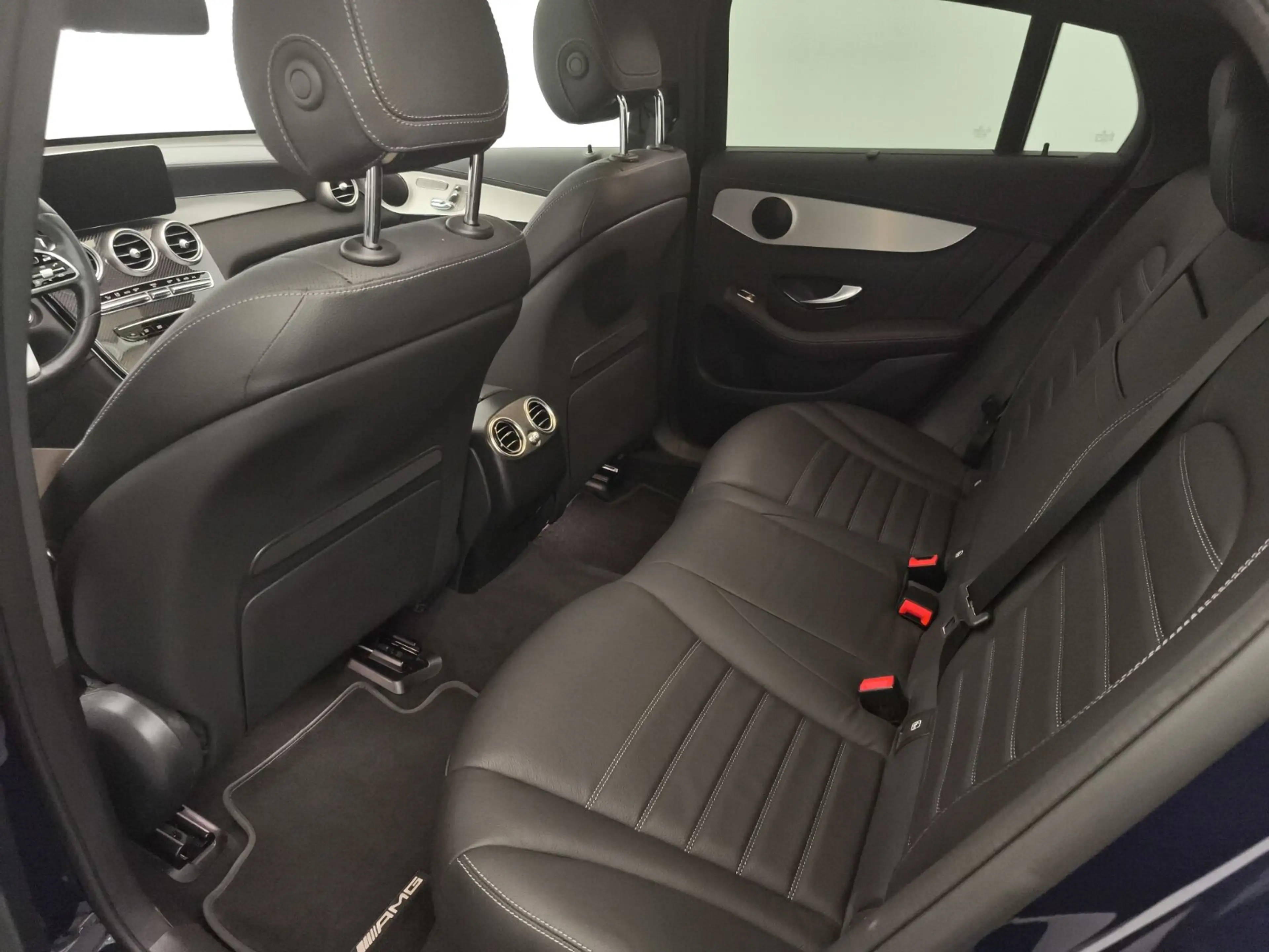 Mercedes-Benz GLC 300 GLC 300 e 4M Coupé AMG Distr RüCam Multibeam AHK HUD — photo 12