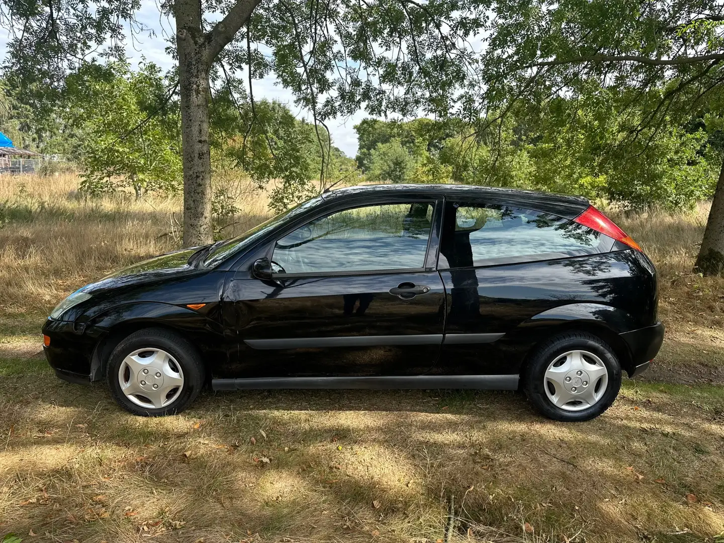 Ford Focus 1.4-16V Trend apk t/m 26-05-2026 Beige - 2