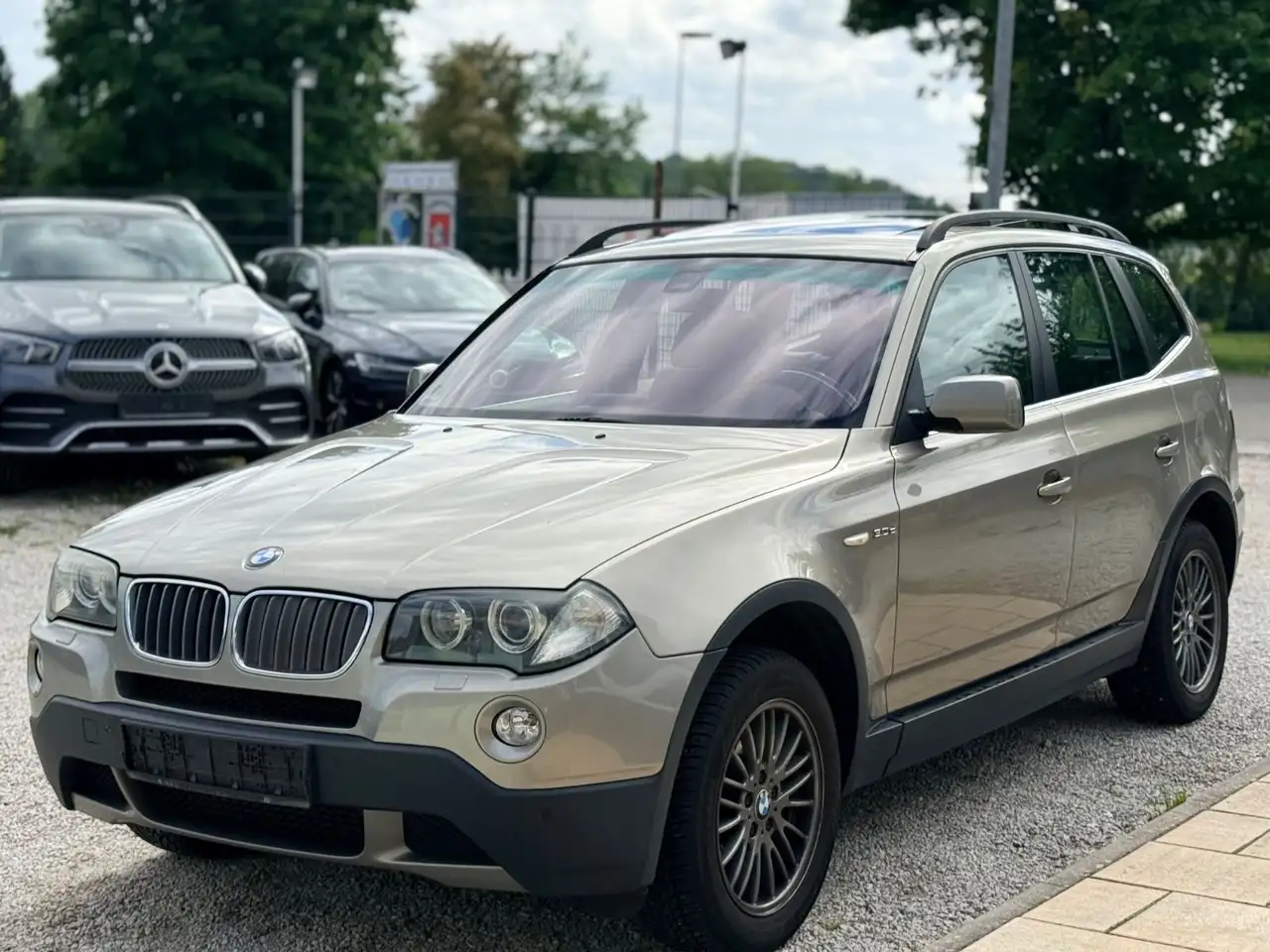 BMW X3 3.0d xDrive AHK Pano Aut Navi TÜV 07/27 Leder