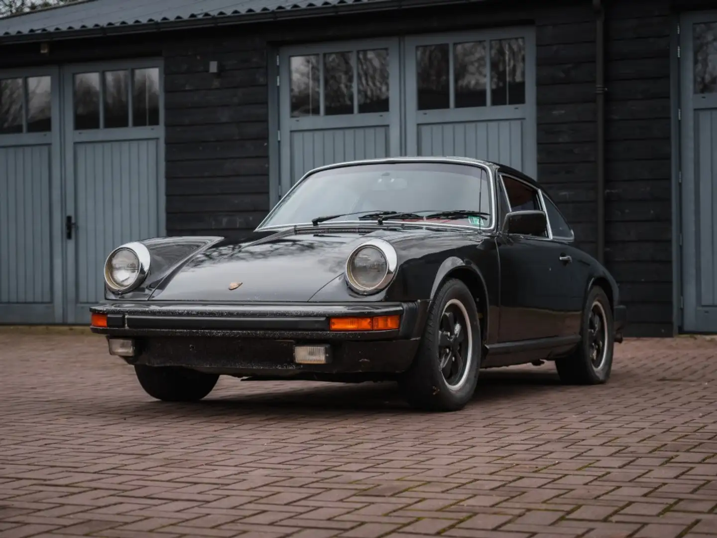Porsche 911 2.7 Coupe Grau - 1