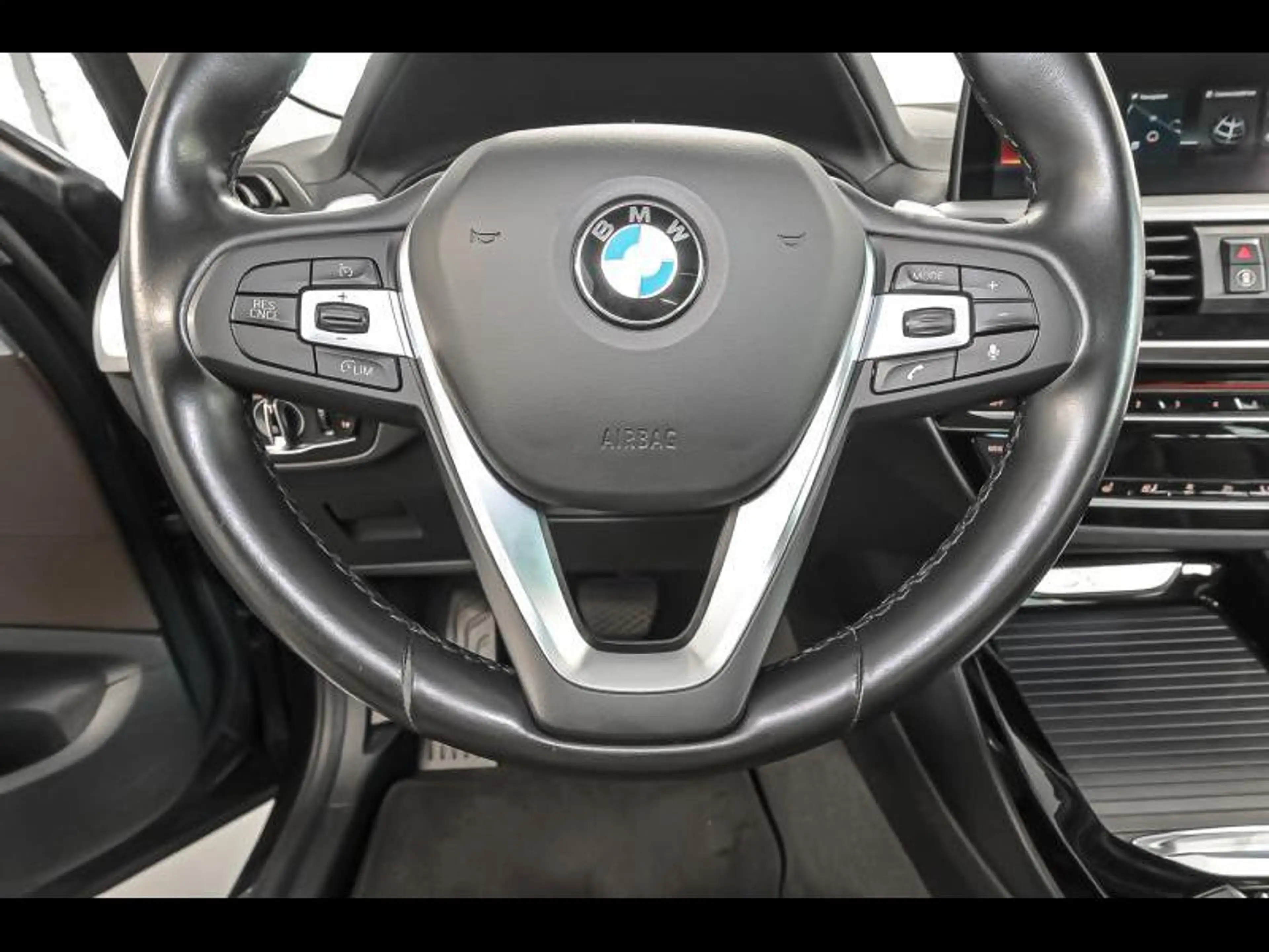 BMW X3 xDrive20i - Luxury Line — photo 9