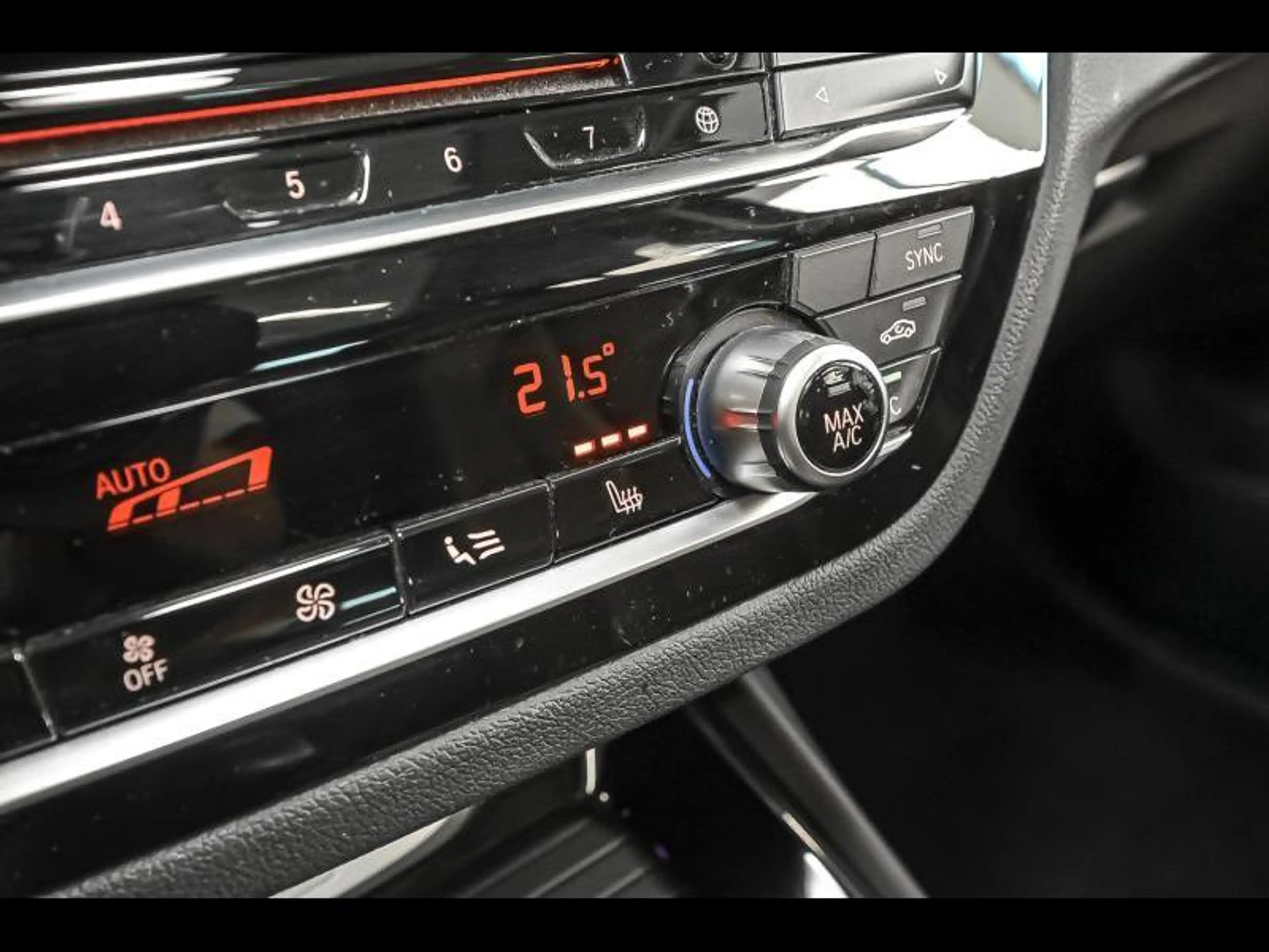 BMW X3 xDrive20i - Luxury Line — photo 13