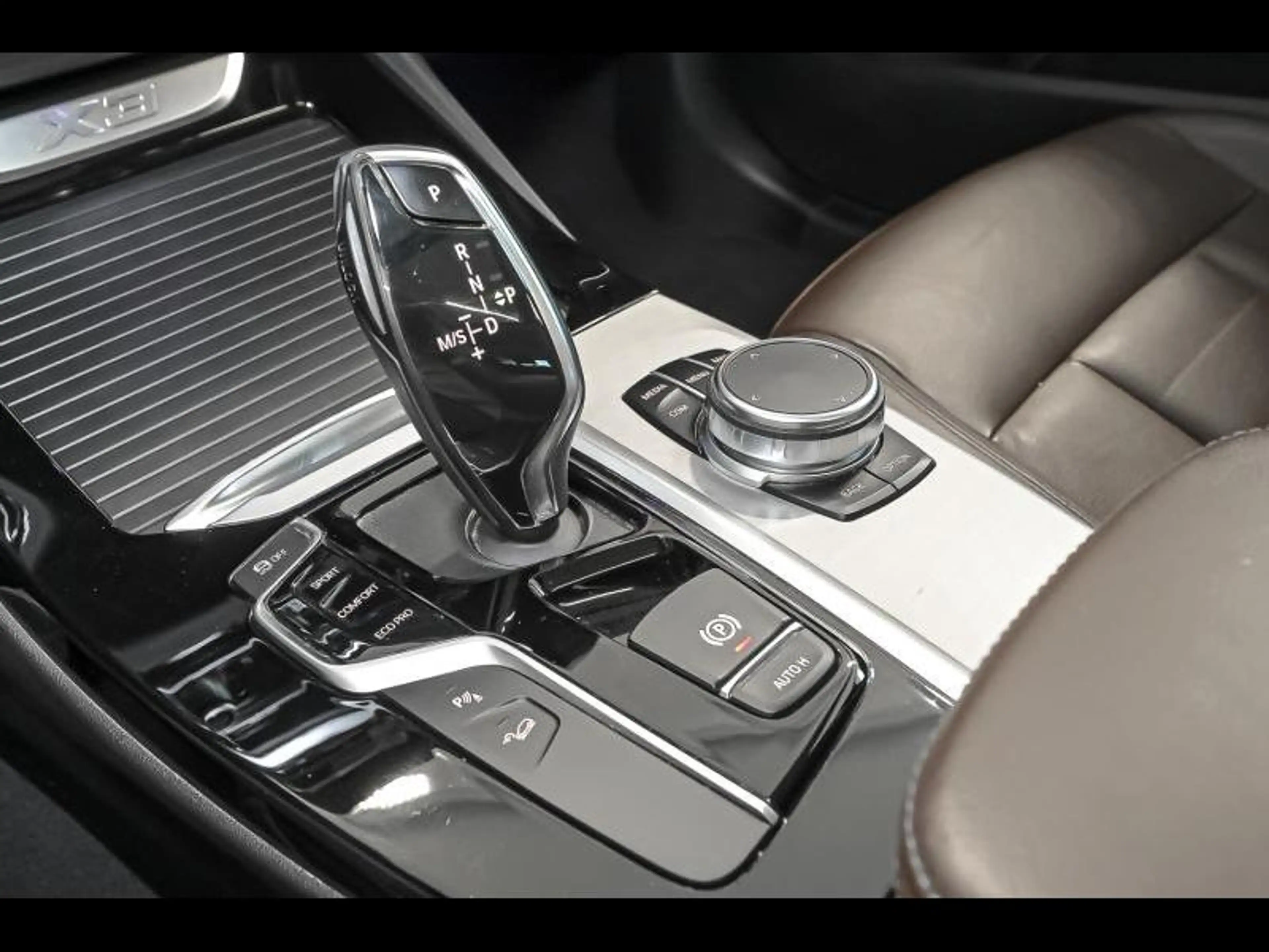 BMW X3 xDrive20i - Luxury Line — photo 11