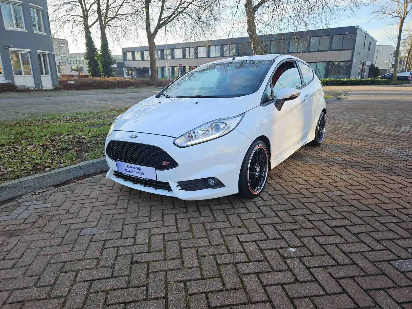 Ford Fiesta 1.6 ST1 134KW 182PK MOOIE AUTO Weiß - 1