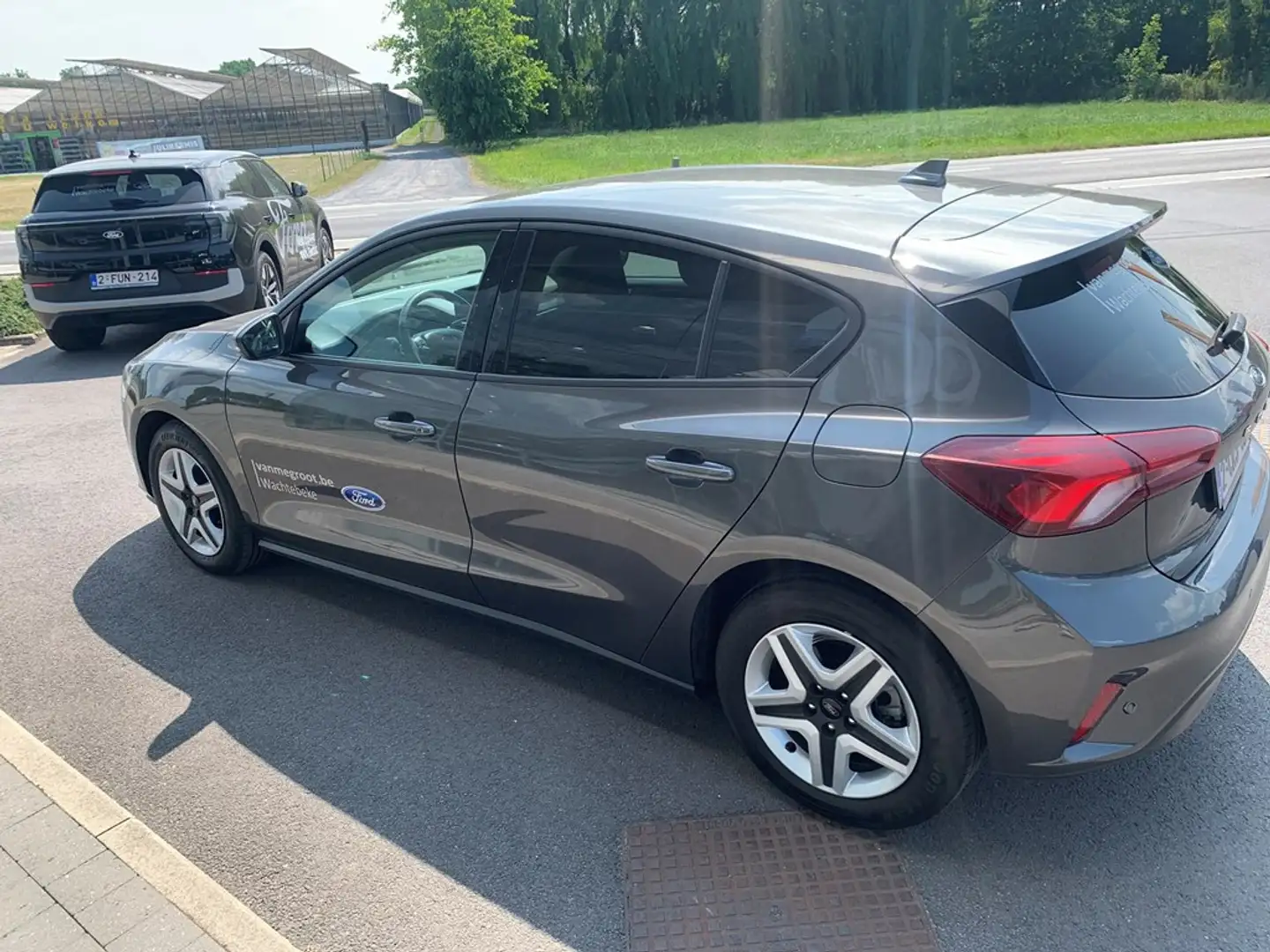 Ford Focus CONNECTED 1.0 125PK MHEV - 6V Grijs - 1