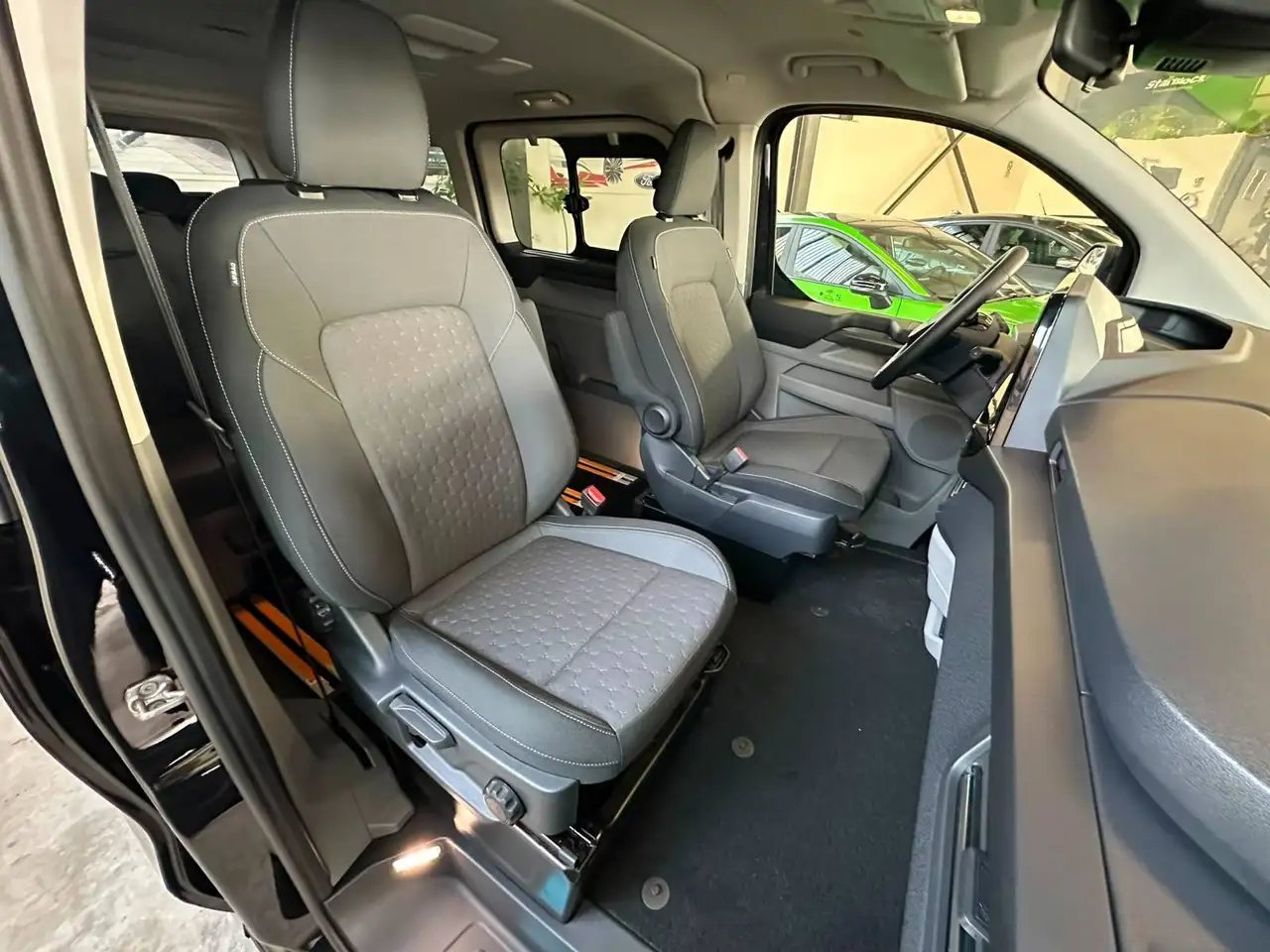 Ford Tourneo Custom 2026 — фото 9