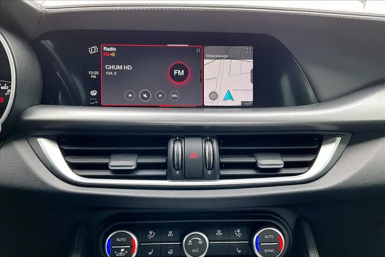 Alfa Romeo Stelvio снимка Alfa Romeo Stelvio