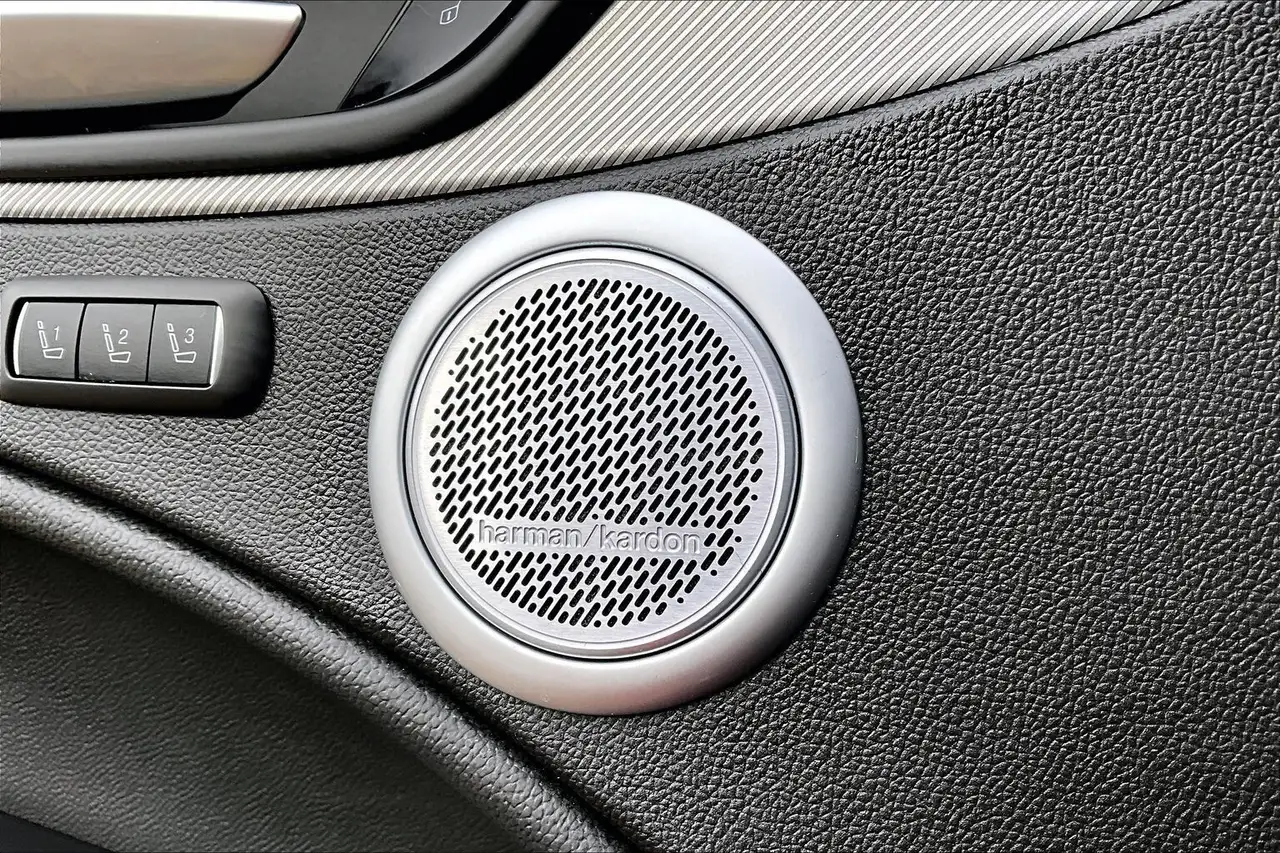 Alfa Romeo Stelvio снимка Alfa Romeo Stelvio