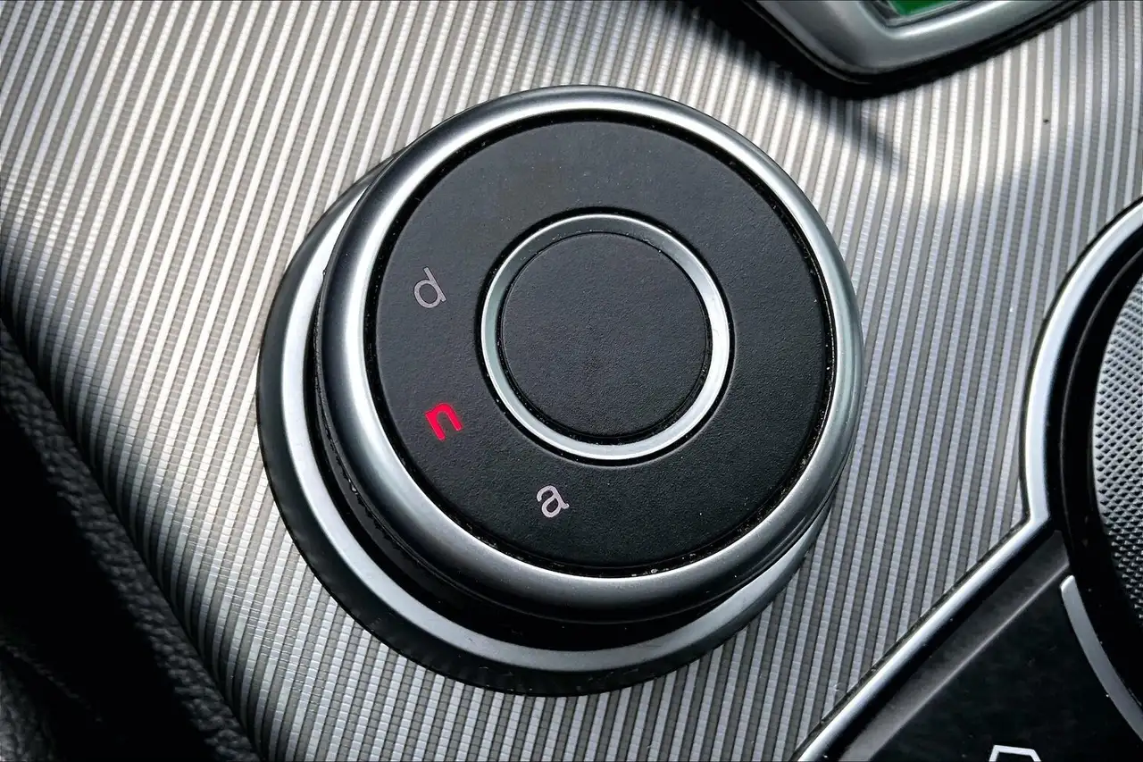 Alfa Romeo Stelvio снимка Alfa Romeo Stelvio