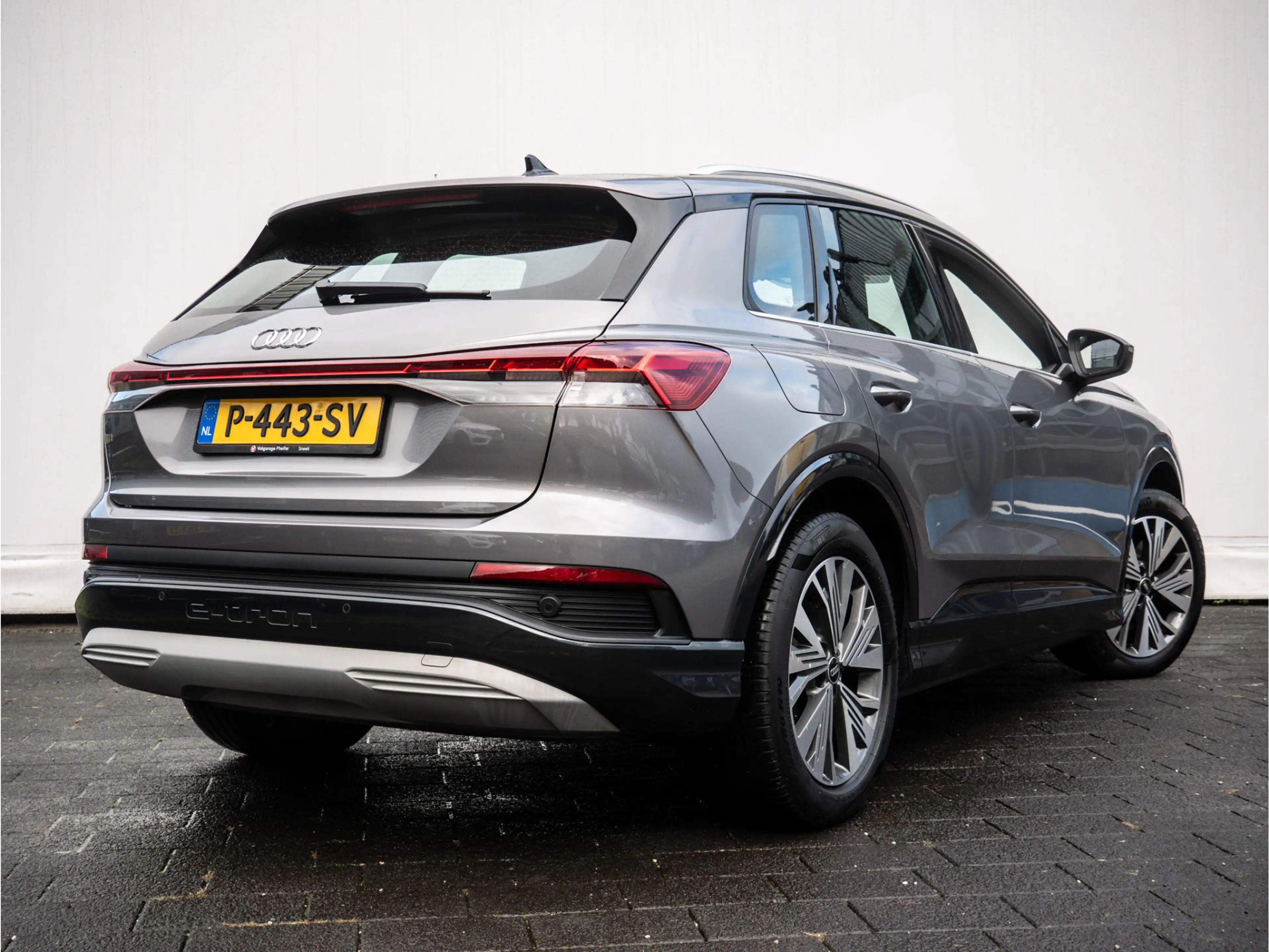 Audi Q4 e-tron 40 Launch edition Advanced 77 kWh SOH 97% Matrix l — photo 11