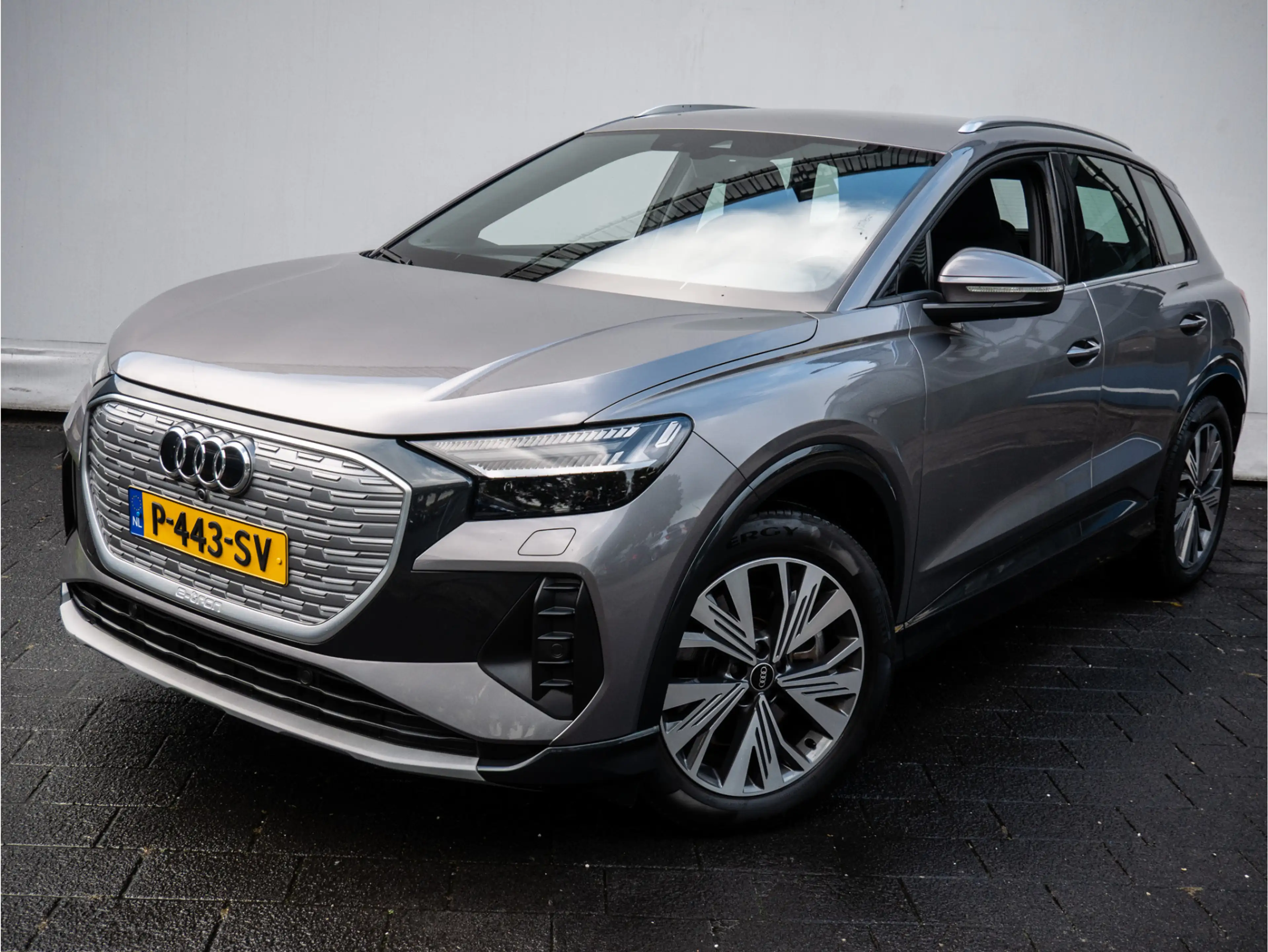 Audi Q4 e-tron 40 Launch edition Advanced 77 kWh SOH 97% Matrix l — photo 6