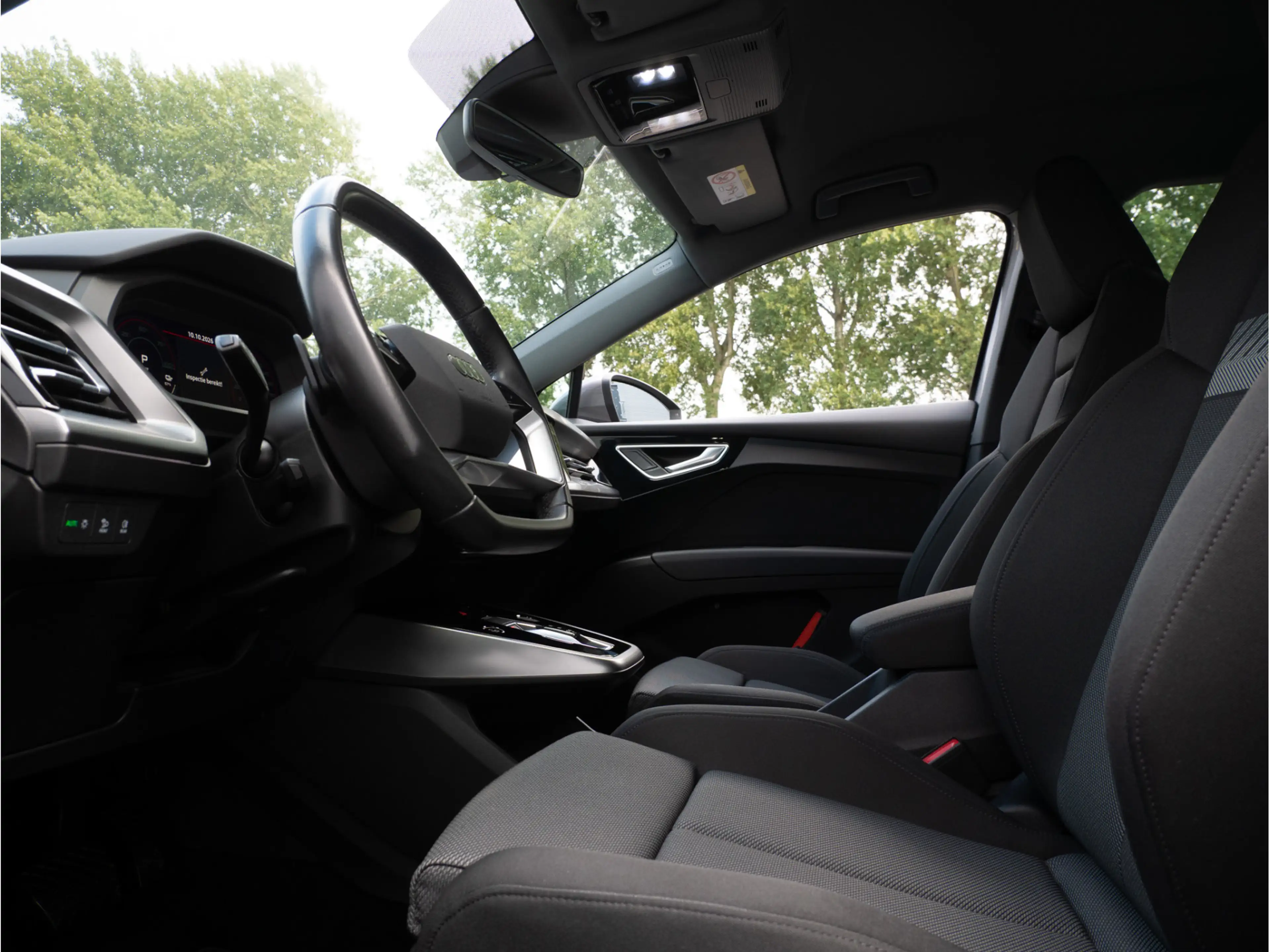 Audi Q4 e-tron 40 Launch edition Advanced 77 kWh SOH 97% Matrix l — photo 13