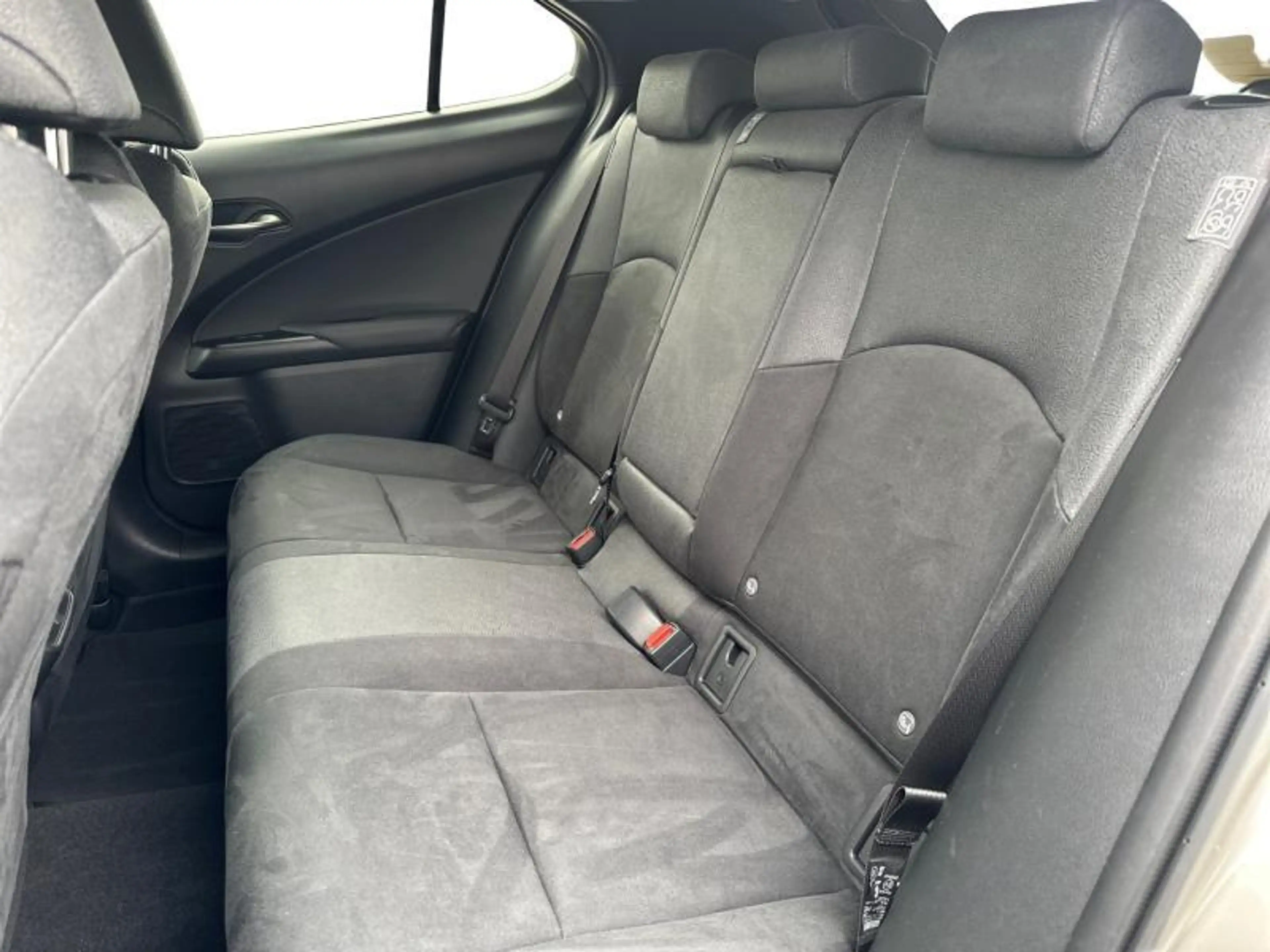 Lexus UX 250h Business Line Plus + CARPLAY — photo 10