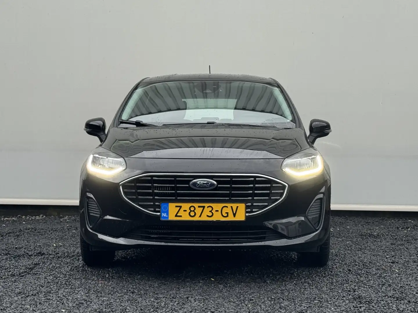 Ford Fiesta 1.0 EcoBoost Mild Hybrid Titanium 139 PK | Winterp Zwart - 2