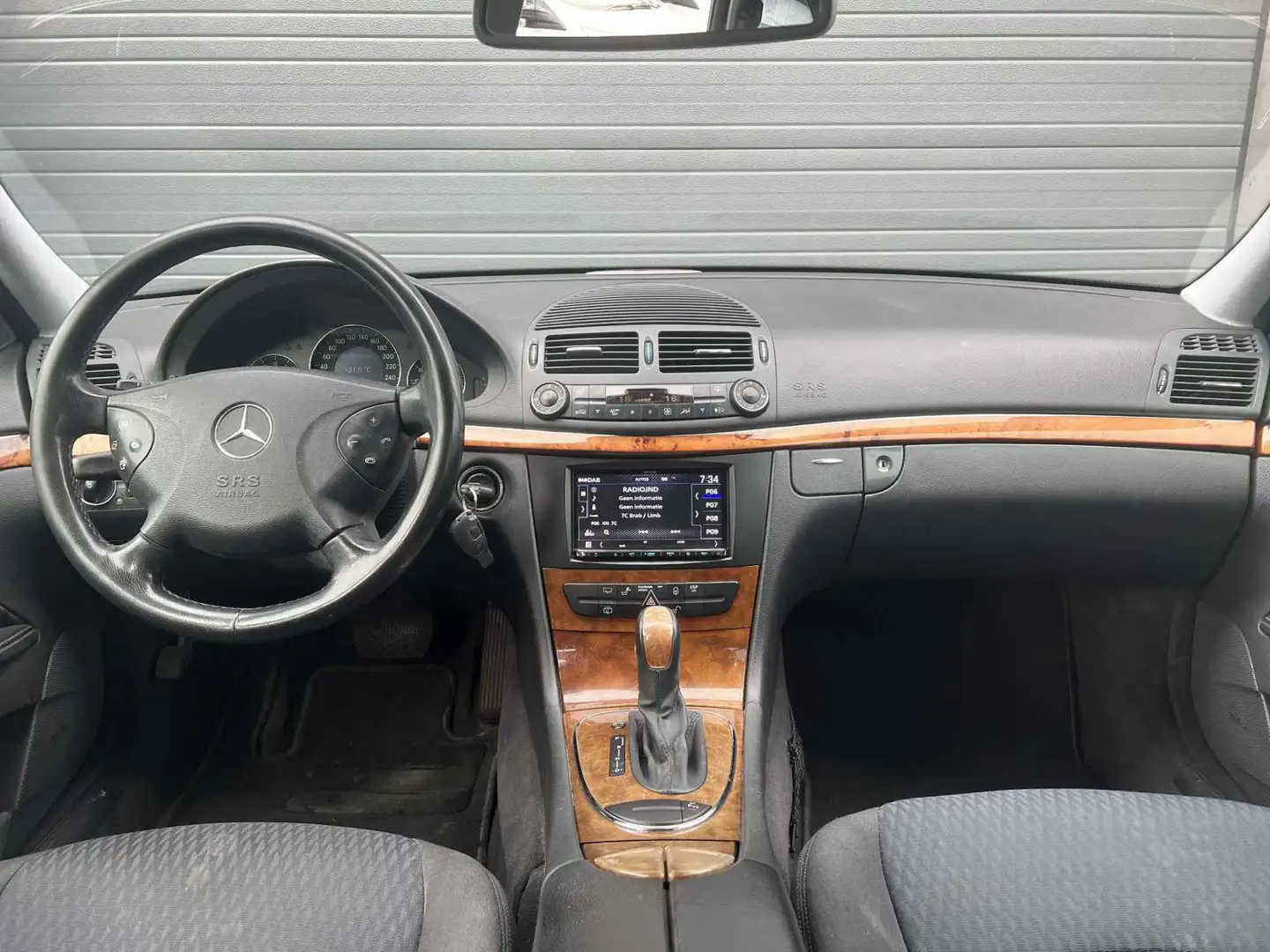 Mercedes-Benz E 240 Combi Automaat|Airco|Cruise|Carplay|Youngtimer| Noir - 2