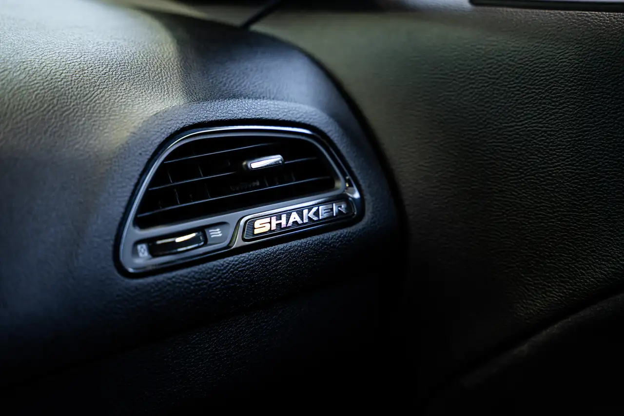 Dodge Challenger 2021 — фото 15