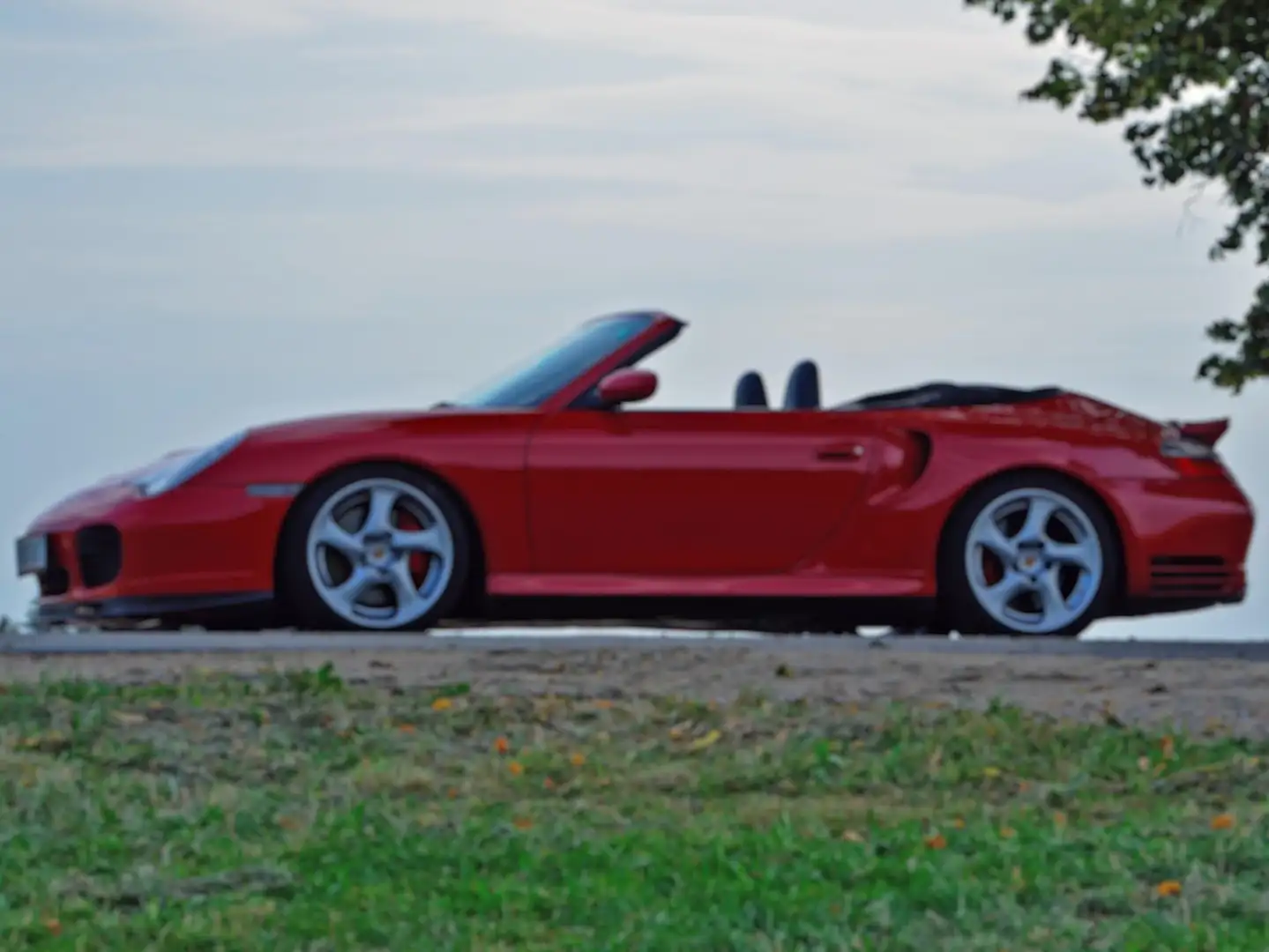 Porsche 911 911 Turbo Cabrio Rot - 2