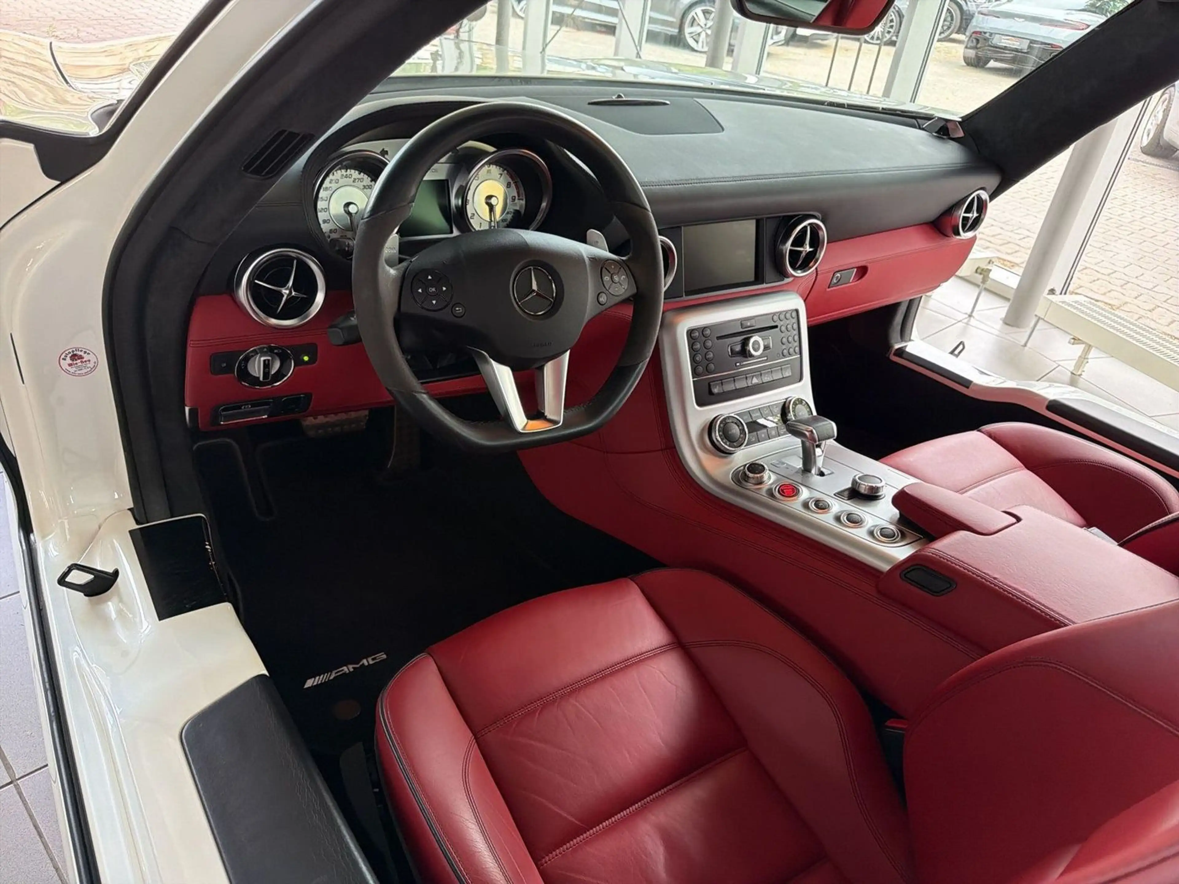 Mercedes-Benz SLS Coupe B&O KERAMIK CARBON DESIGNO MYSTICWHITE — photo 11
