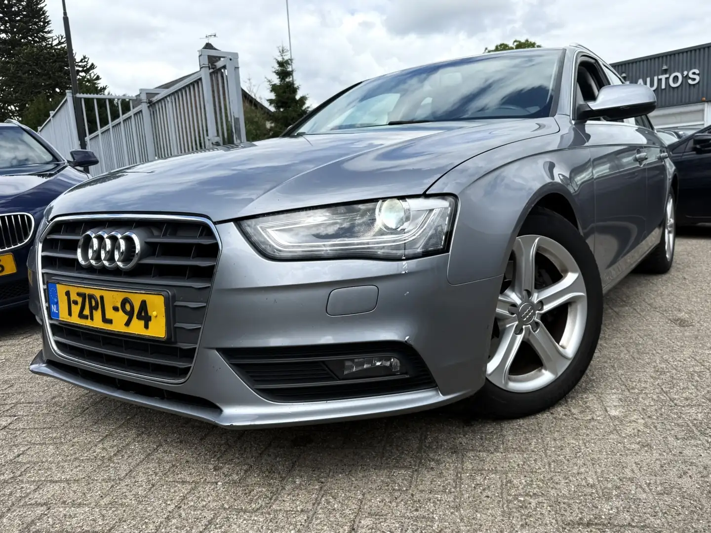 Audi A4 Avant 2.0 TDI ULTRA XENON/NAVI/CLIMATE/LMV Grijs - 1