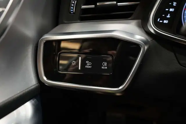 Audi A6 view 26