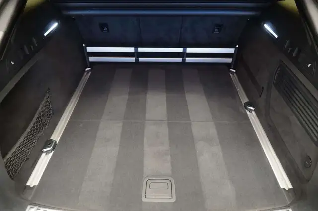 Audi A6 view 16