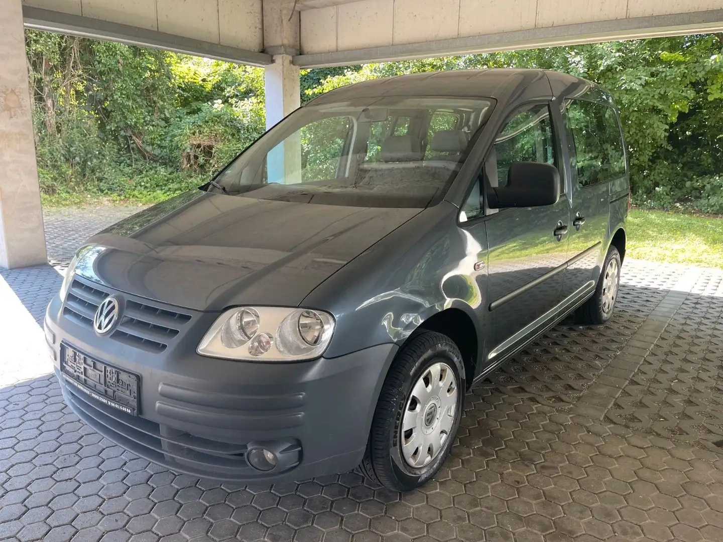 Volkswagen Caddy Life 5 Sitzer Grijs - 1