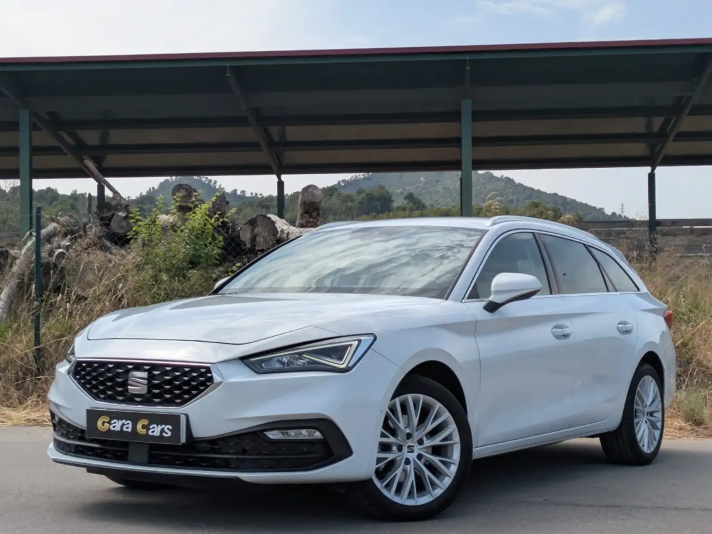 SEAT Leon 1.5 eTSI S&S Xcellence DSG-7 150 Blanco - 1