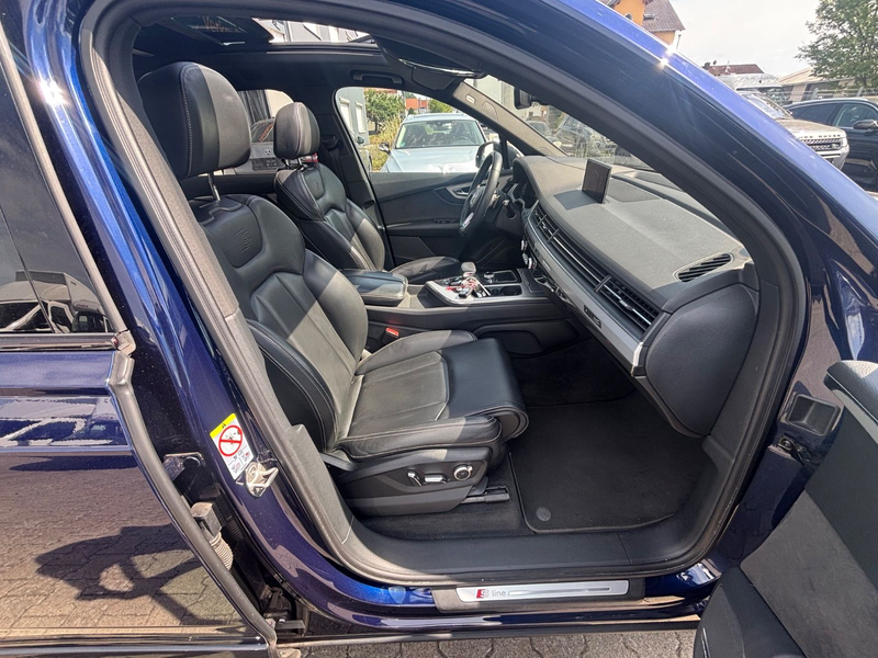 Audi Q7 50 TDI quattro S-Line Plus 7 Sitze Panorama — photo 11