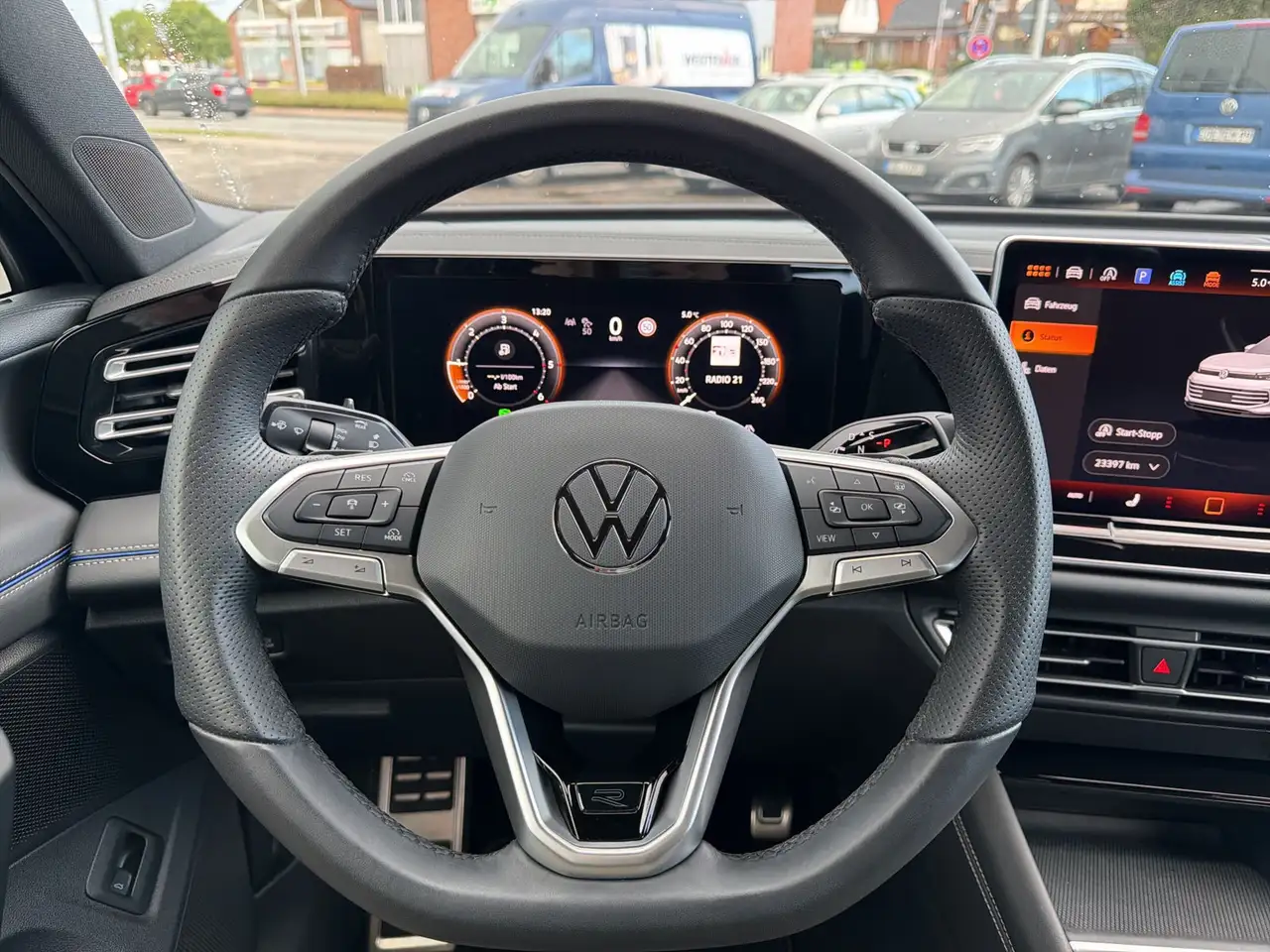 Volkswagen Tiguan R-Line 2.0 TDI DSG AHK 20" Keyless Navi AreaView 13