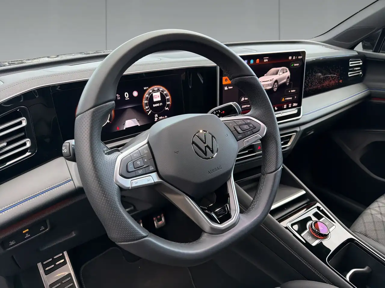 Volkswagen Tiguan R-Line 2.0 TDI DSG AHK 20" Keyless Navi AreaView 8