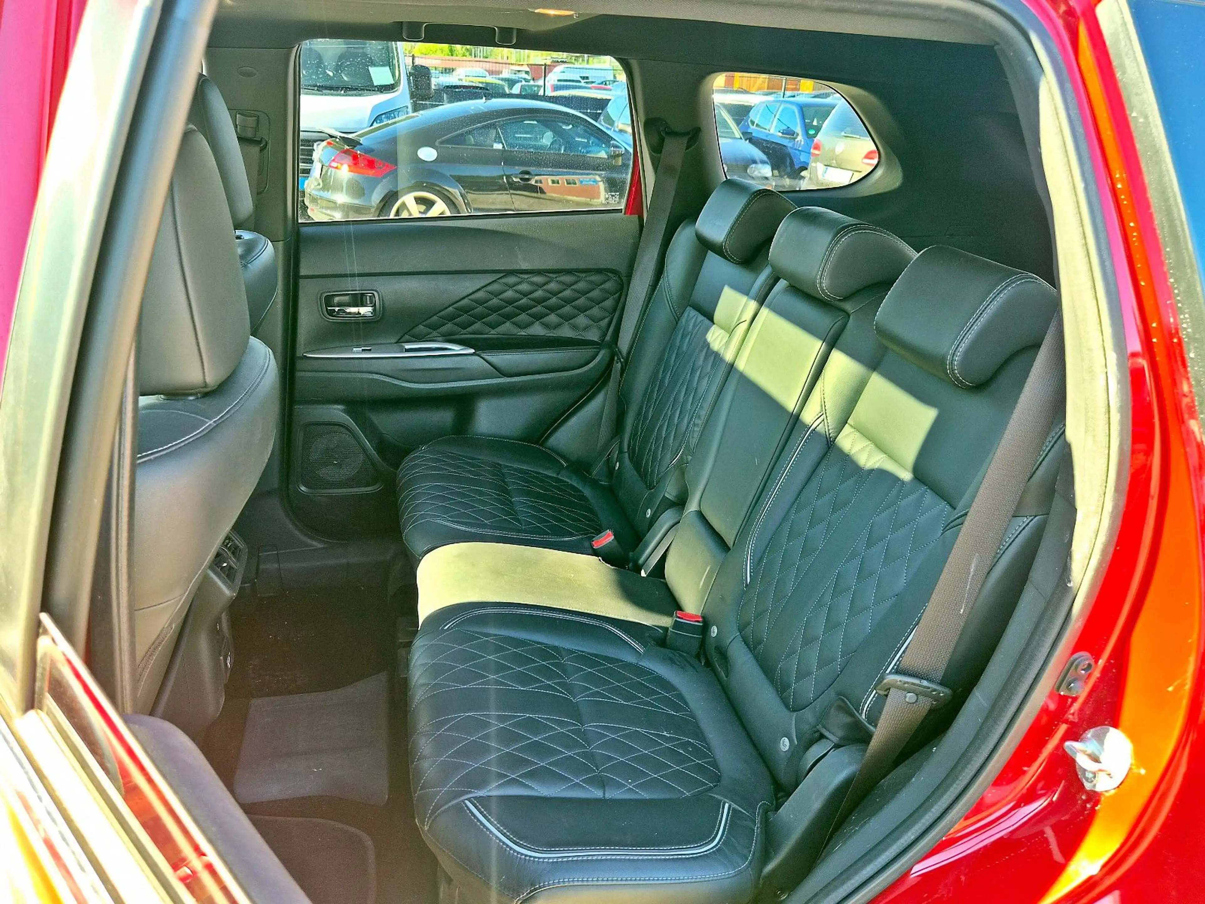 Mitsubishi Outlander PHEV 2.4 Aut. 4WD, GARANTIE, TÜV NEU, — photo 25