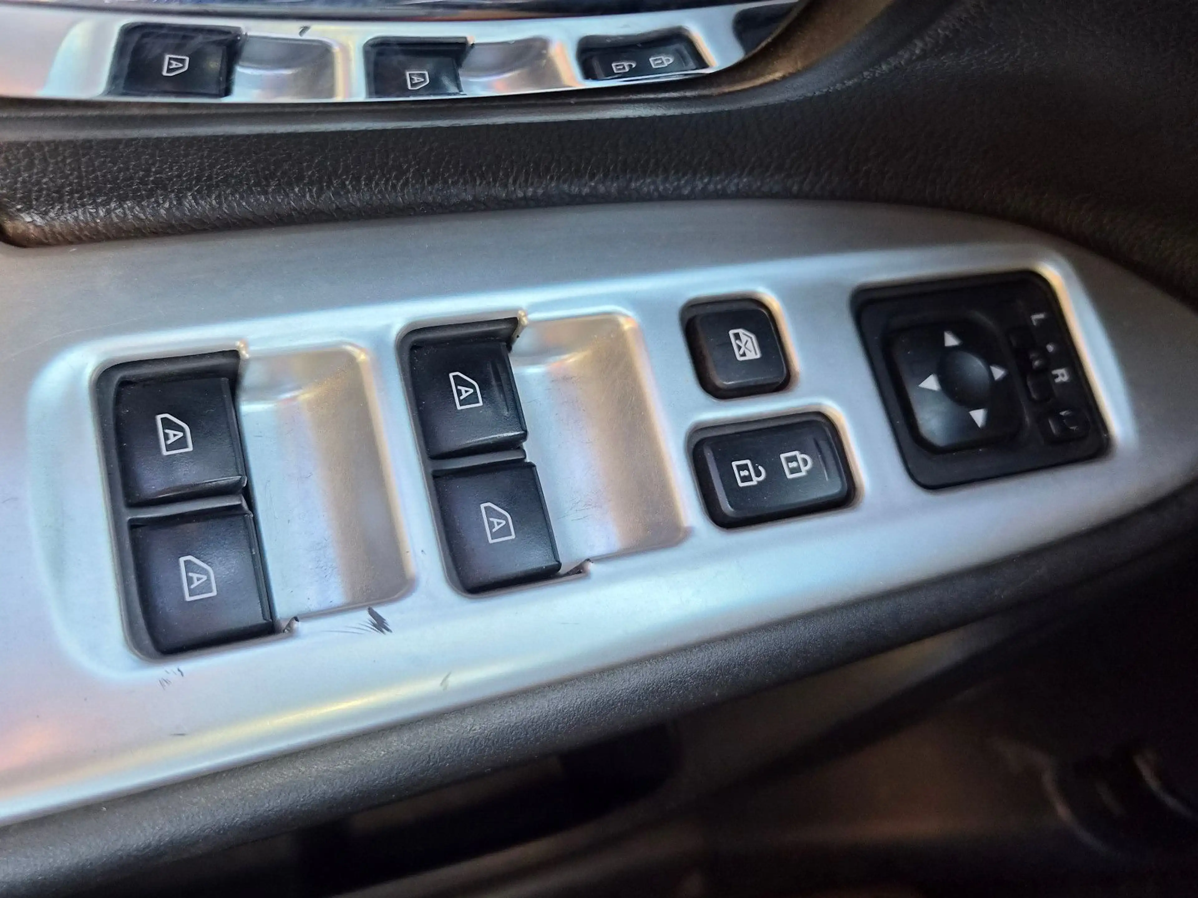 Mitsubishi Outlander PHEV 2.4 Aut. 4WD, GARANTIE, TÜV NEU, — photo 12