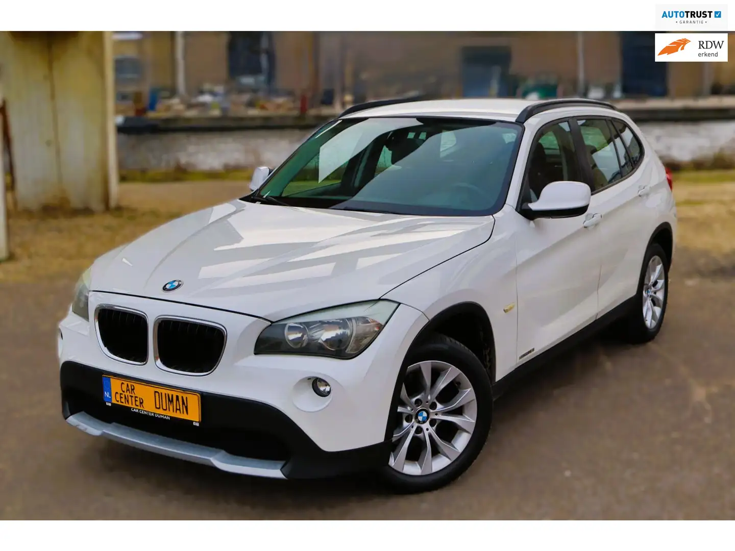 BMW X1 SDrive18i Executive Clima Cruise Navi NAP 2e Eignr Blanc - 1