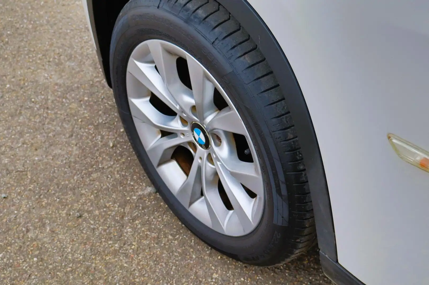 BMW X1 SDrive18i Executive Clima Cruise Navi NAP 2e Eignr Blanc - 2