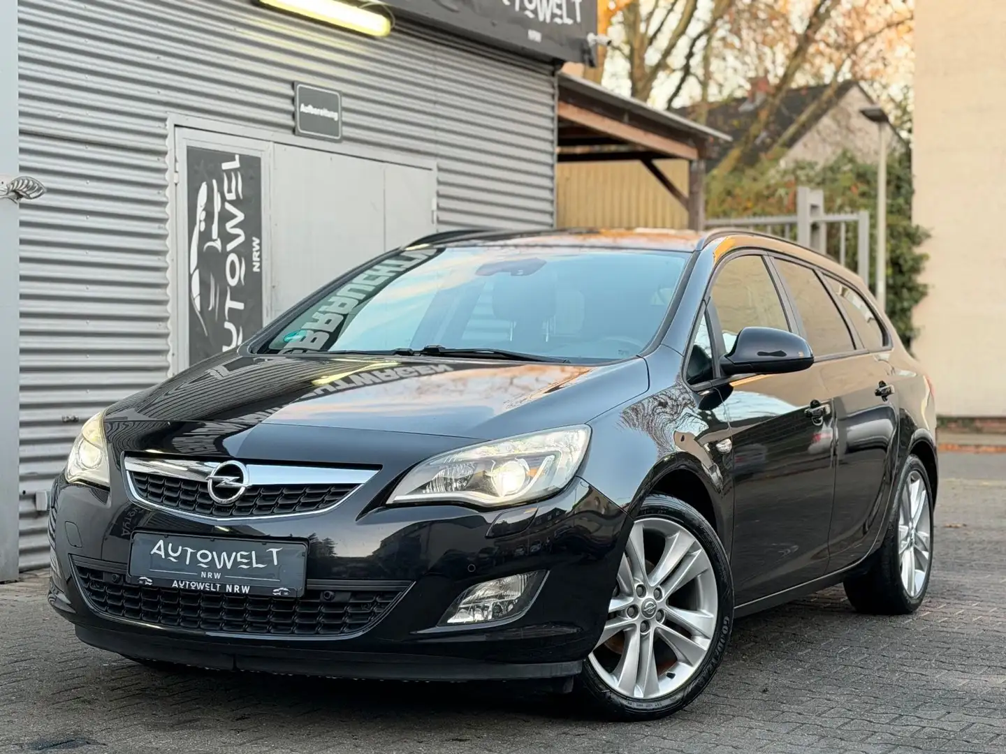 Opel Astra J 1.4 Design Edition *2-HAND*LED*PDC*SZH* Zwart - 1