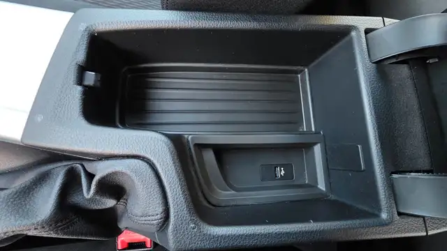 BMW 3 Series view 15