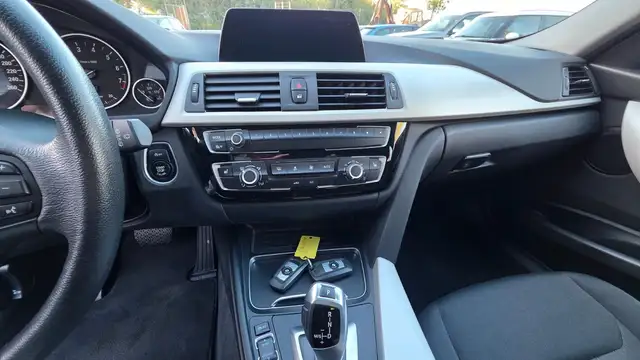 BMW 3 Series view 14